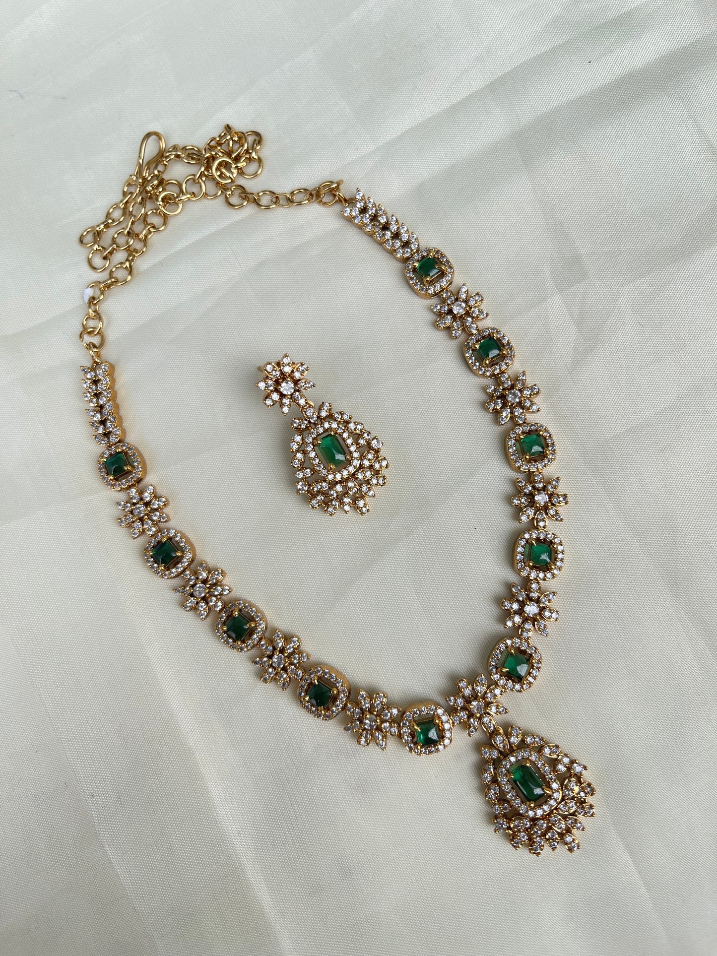 Green cz short neckset