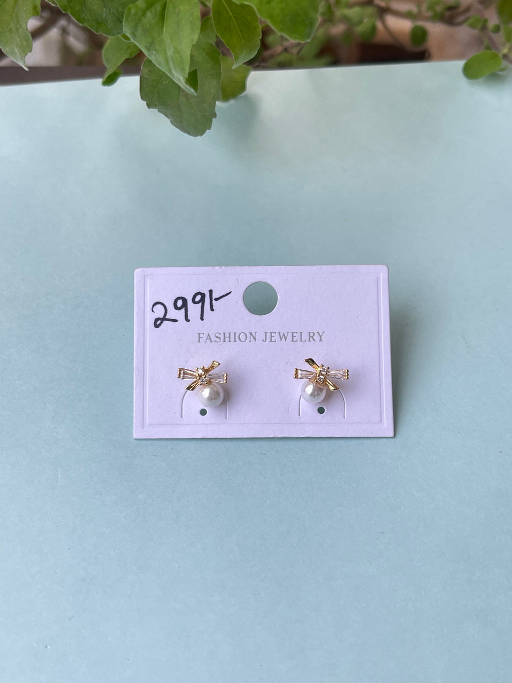 Small size pearl studs