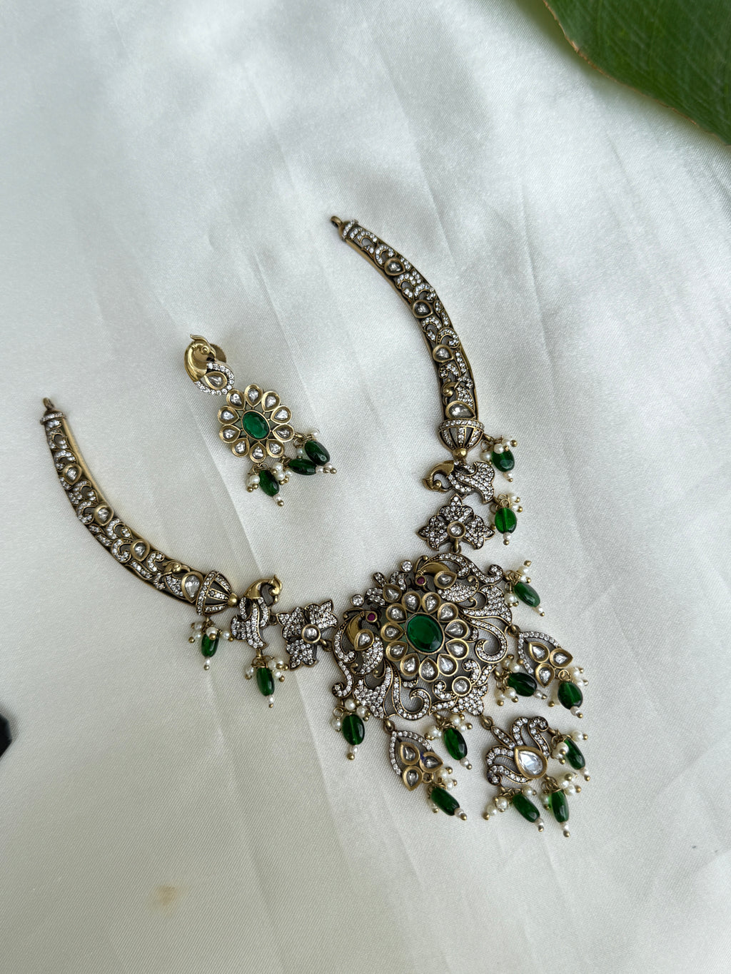 NS421 Victorian Kante with Earrings