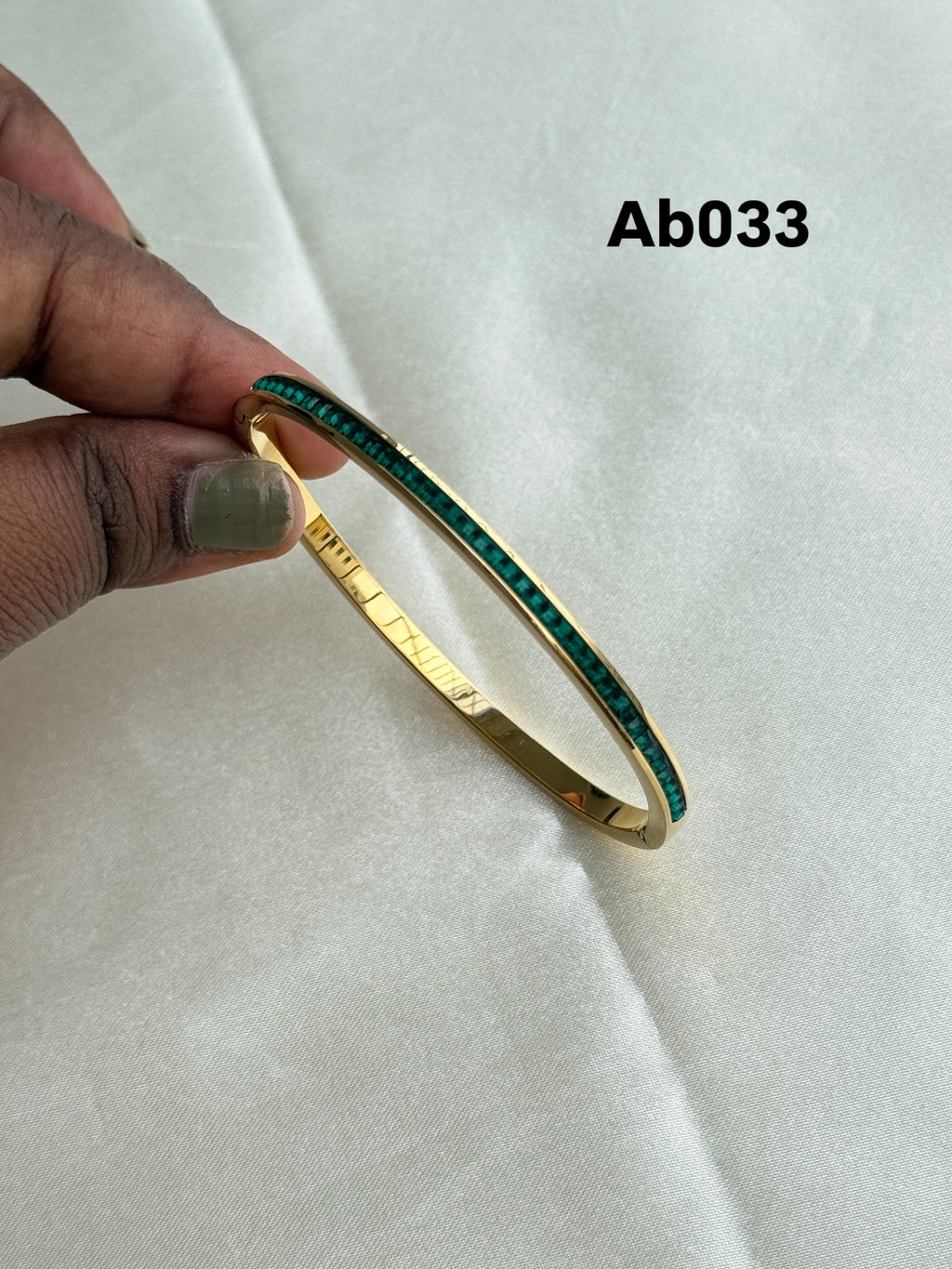 Ab033 green stone openable Anti tarnish bracelet