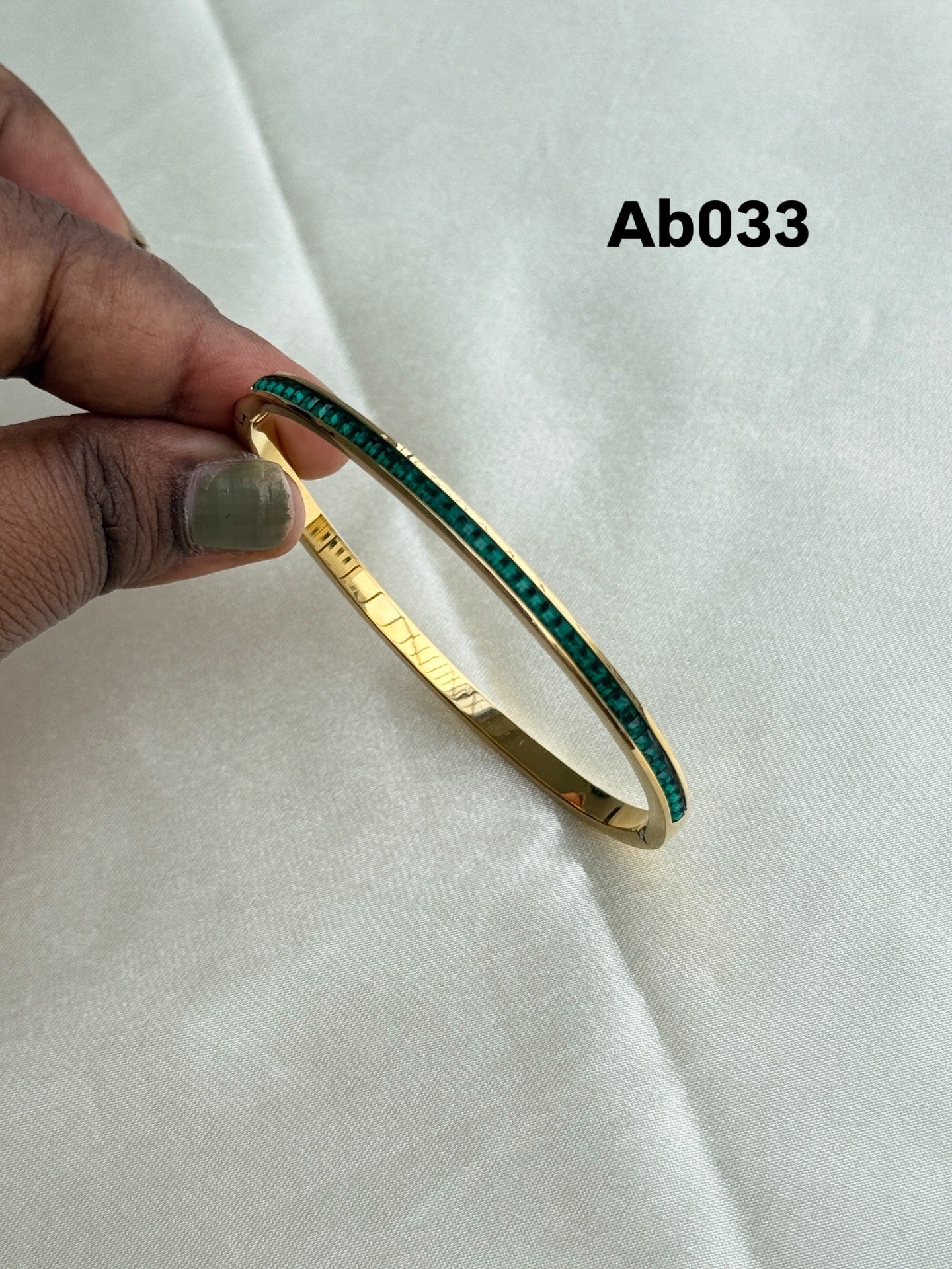Ab033 green stone openable Anti tarnish bracelet