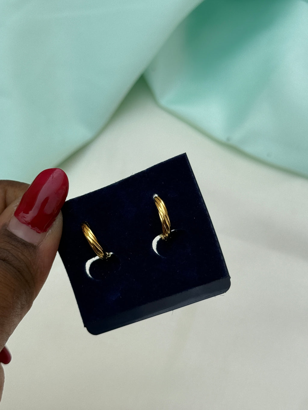 St087 anti tarnish hoops earrings