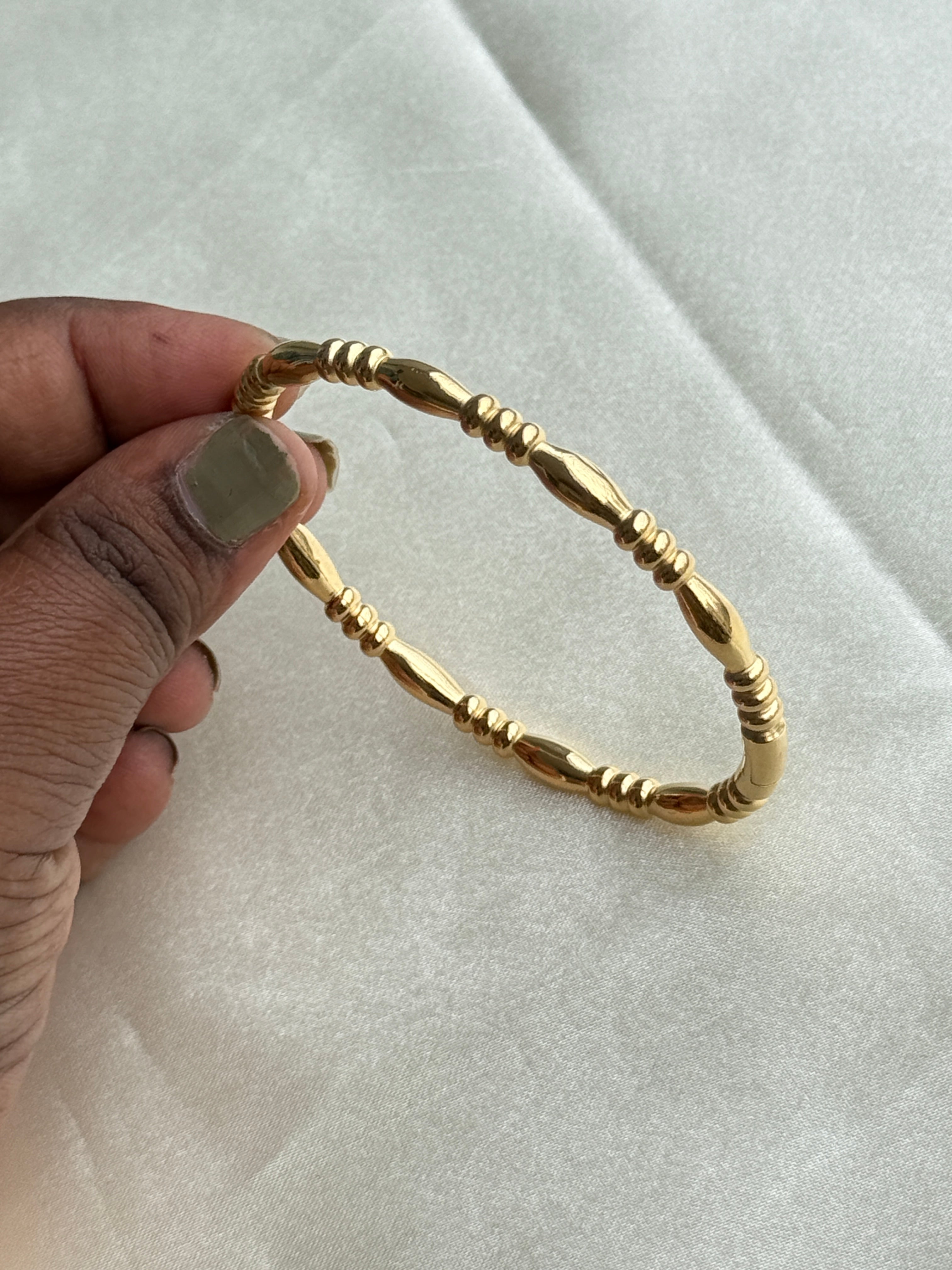 Ab024 plain gold openable Anti tarnish bracelets