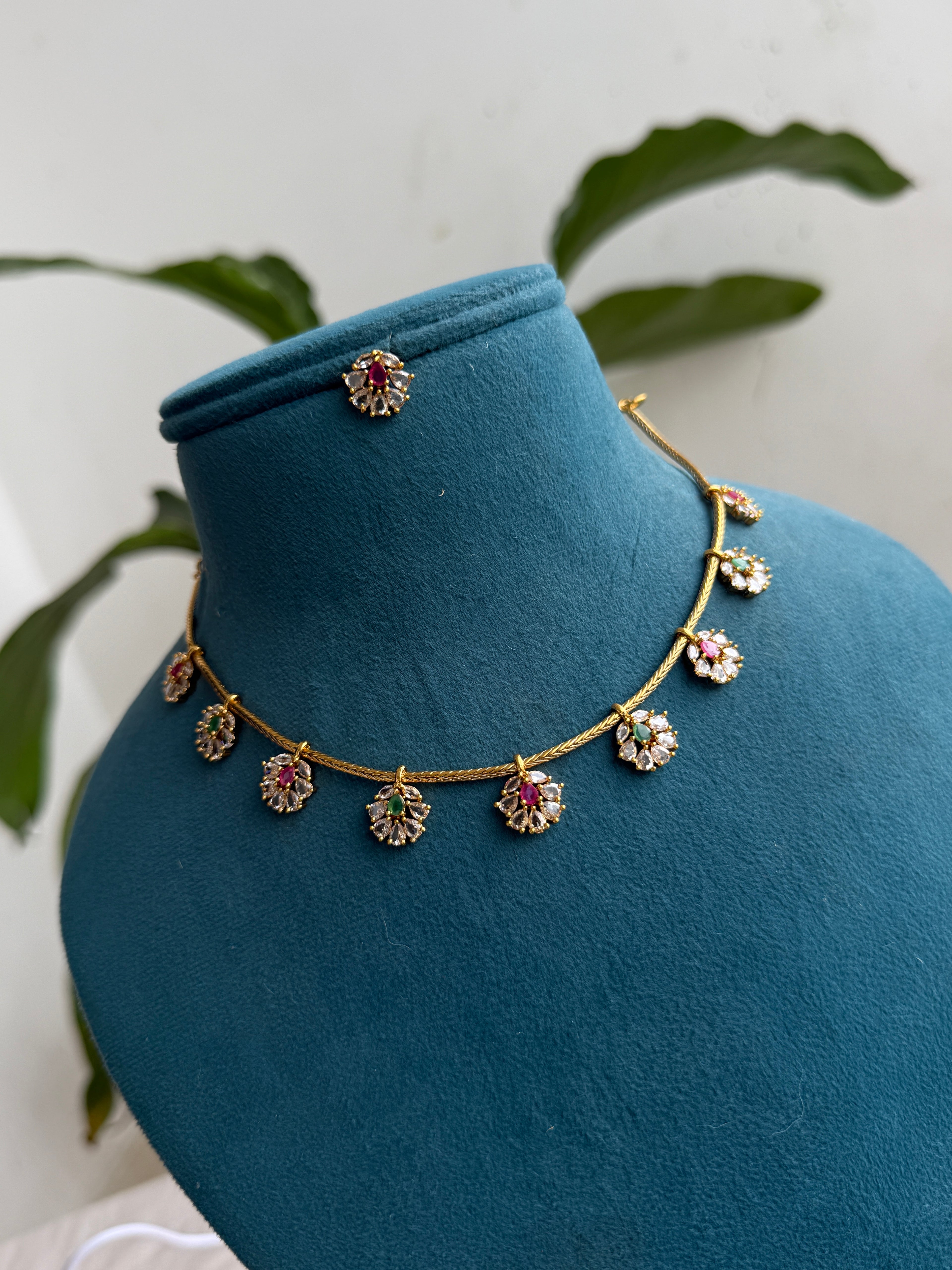 Ns447 cz multi flower neckset