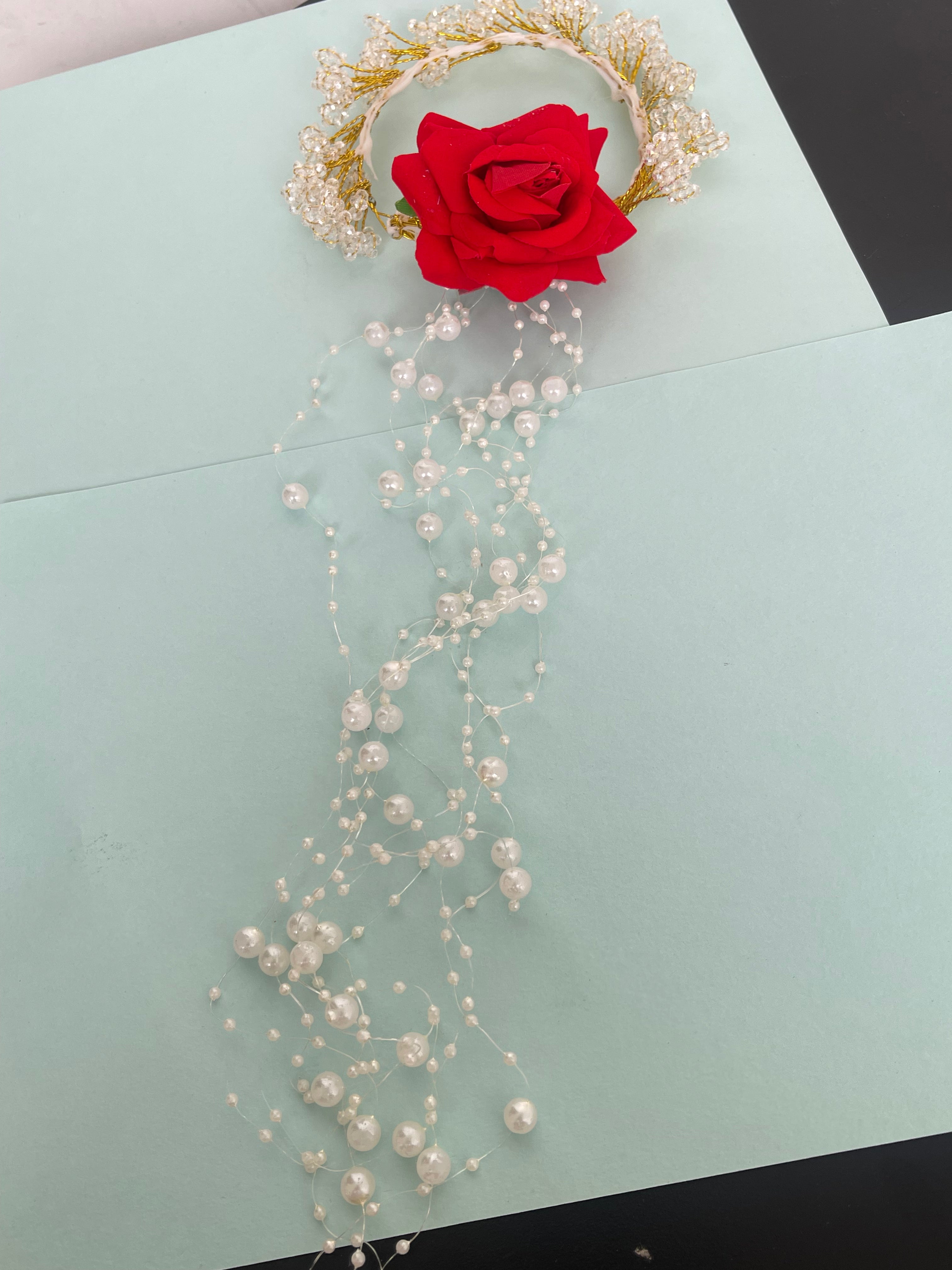 Veni with pearl hanging jada