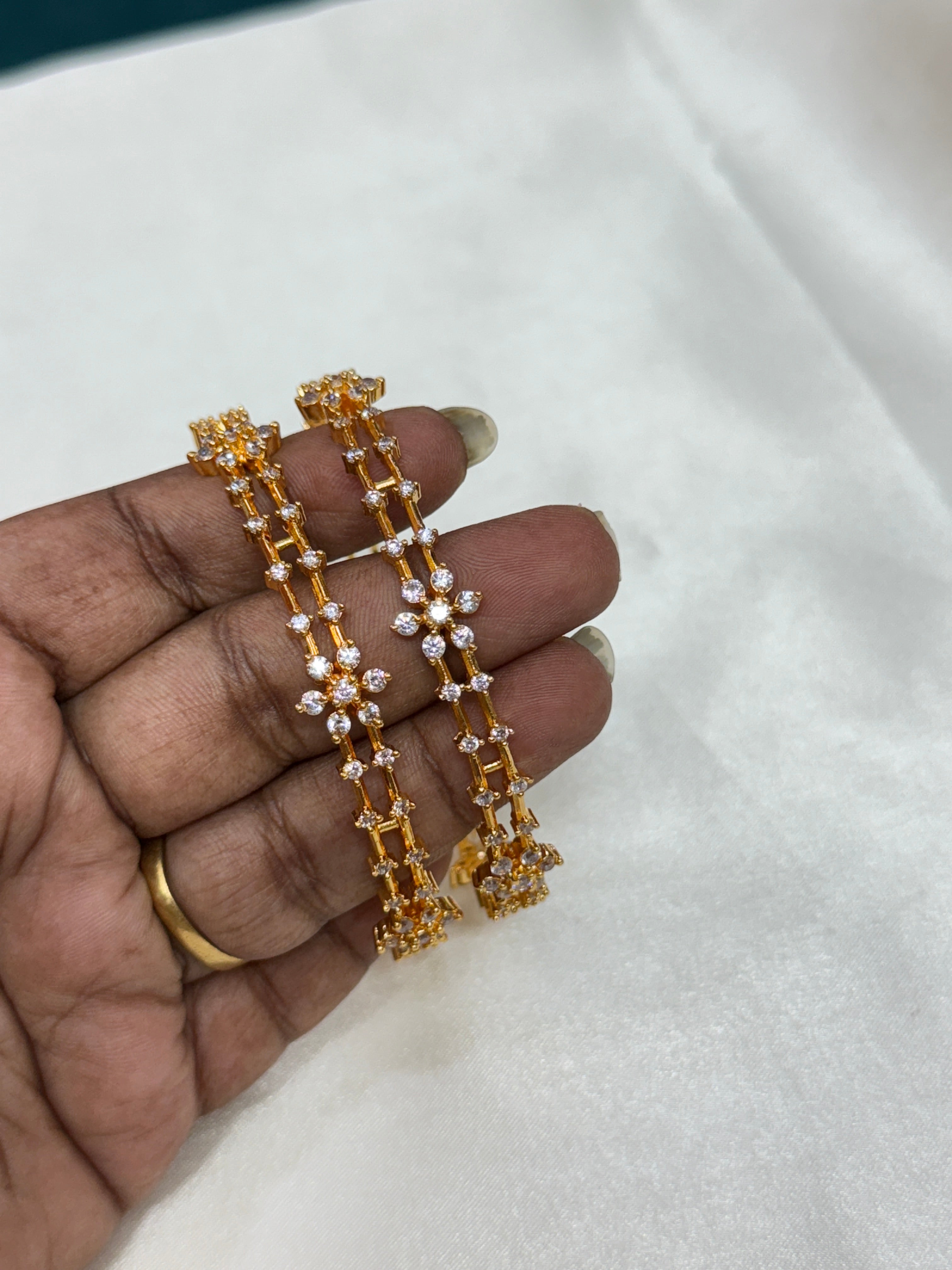 Sb119 flower diamond replica bangles