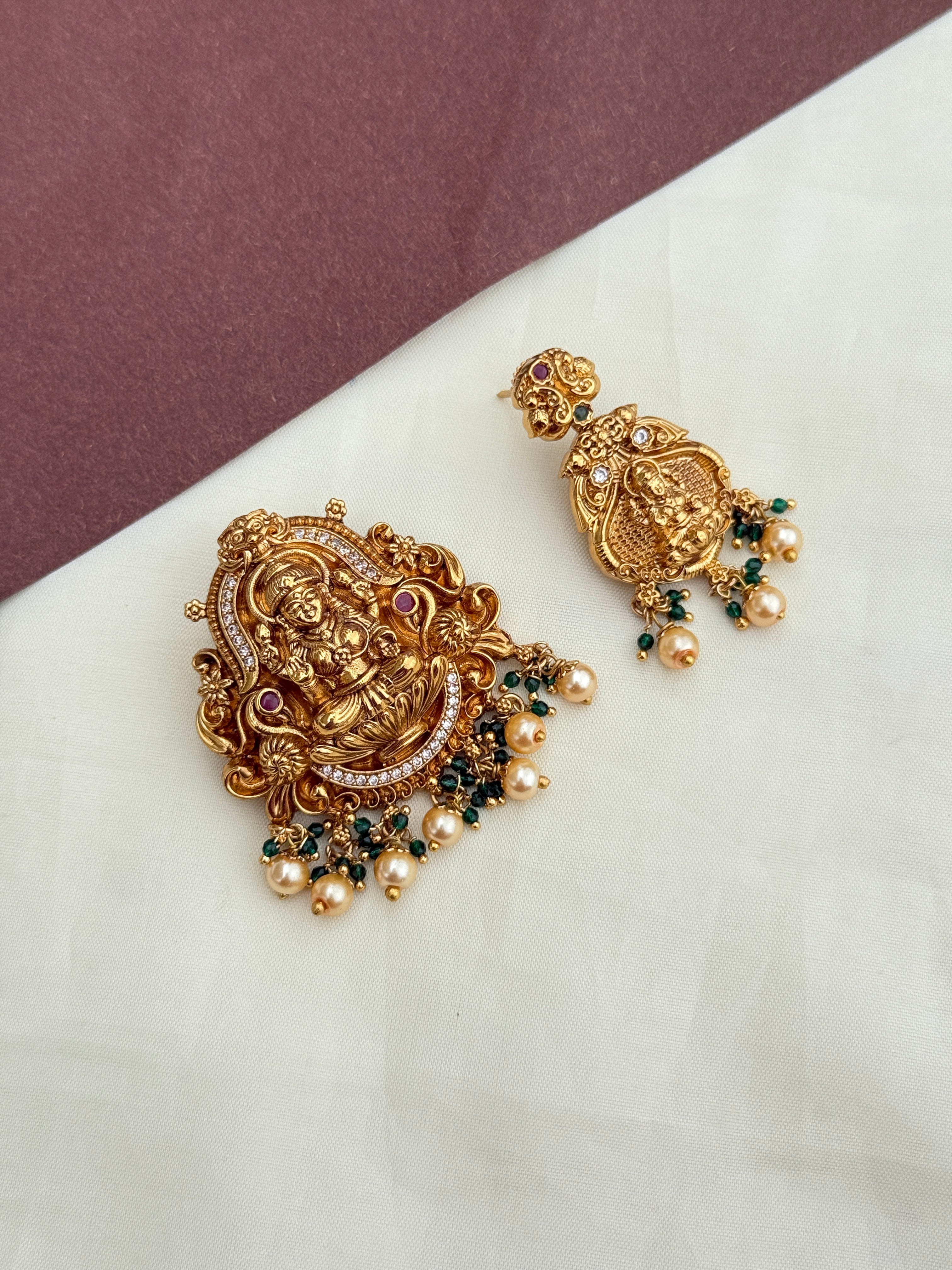 L004 nakshi lakshmi devi locket with earrings