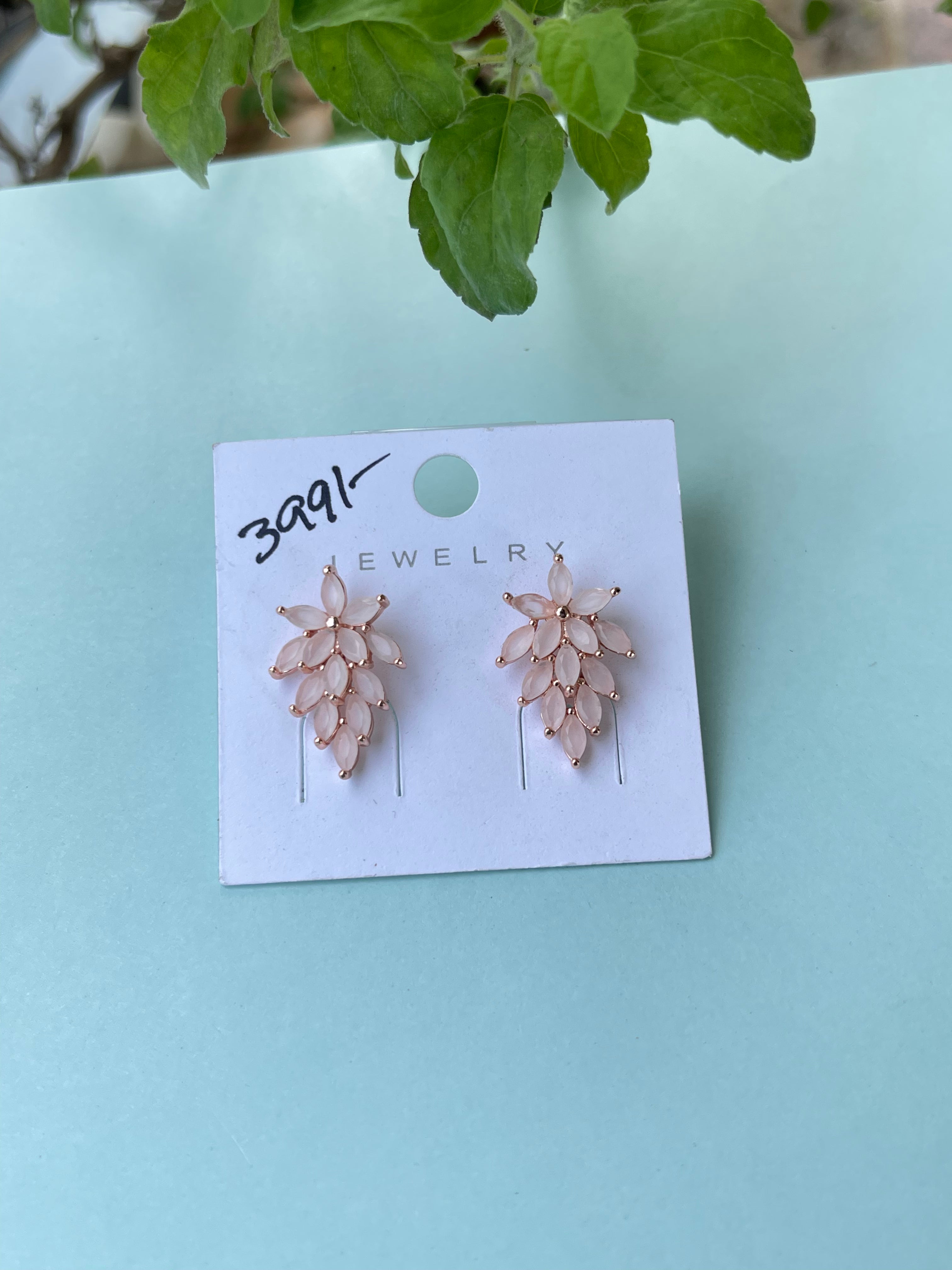 Leaf hanging studs