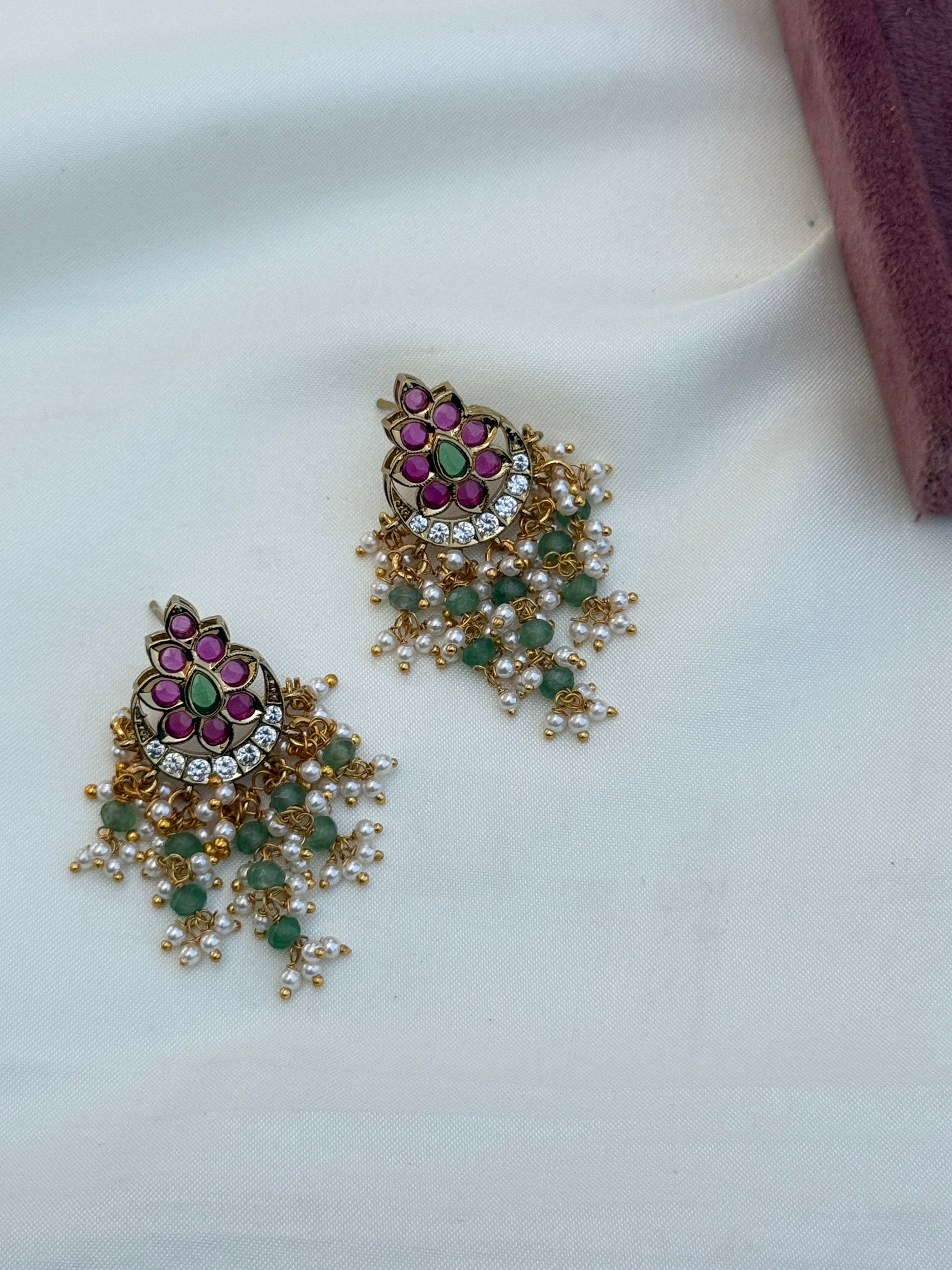 Er204 kemp small chandbhali earrings