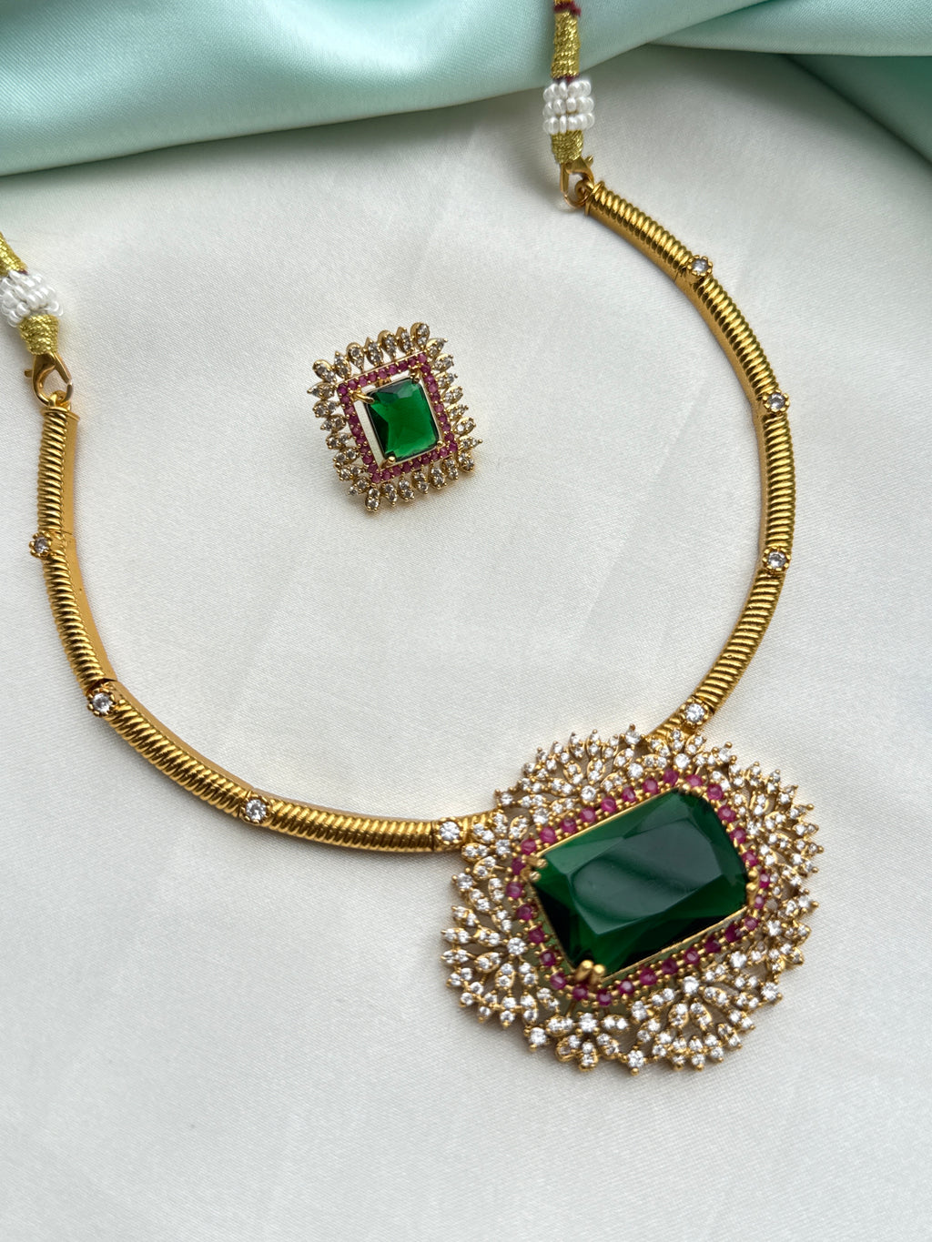 Ns842 kante neckset with studs