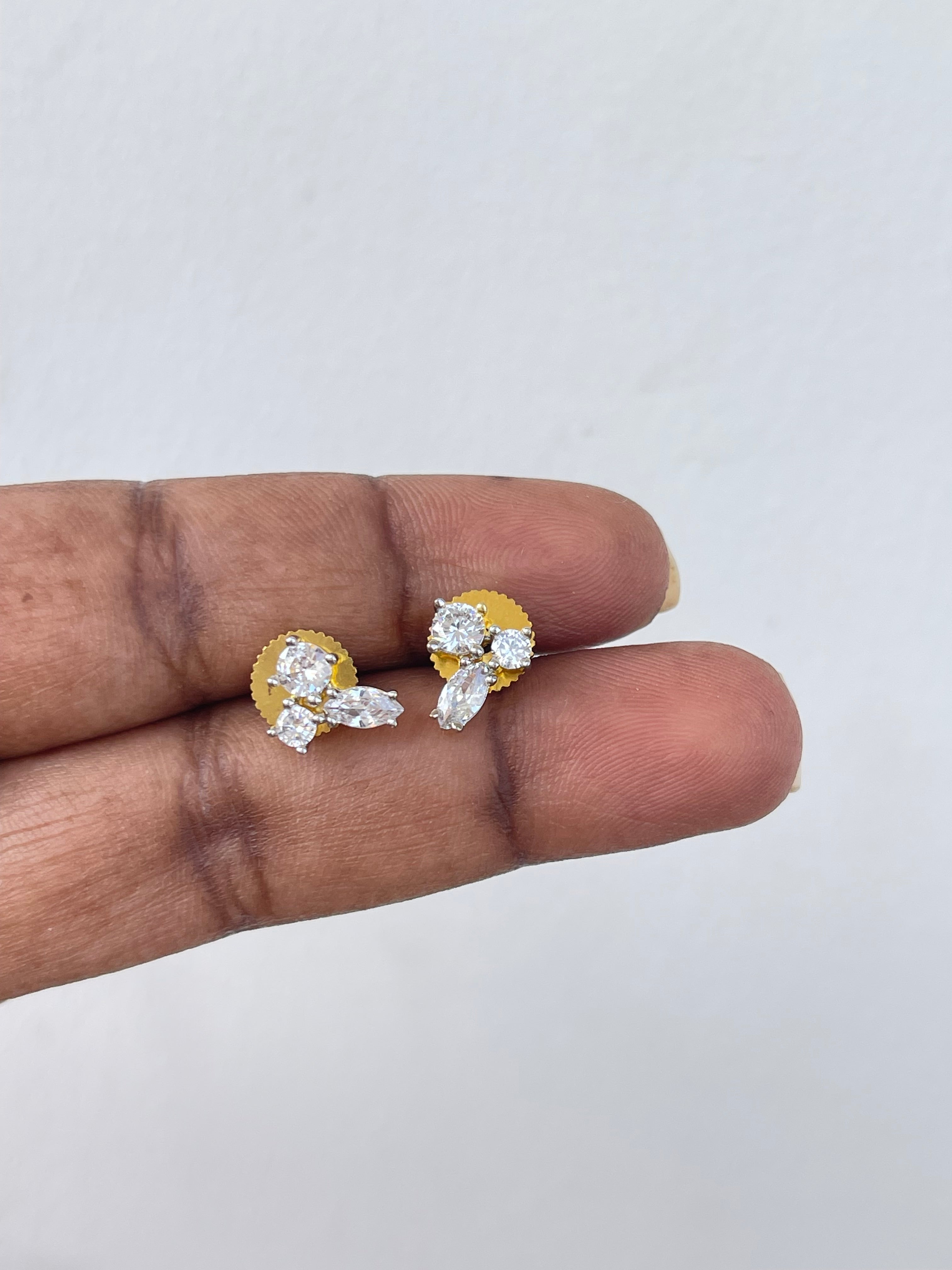 Simple petal diamond locket with earrings blackbeads (mangalsutra) bb500