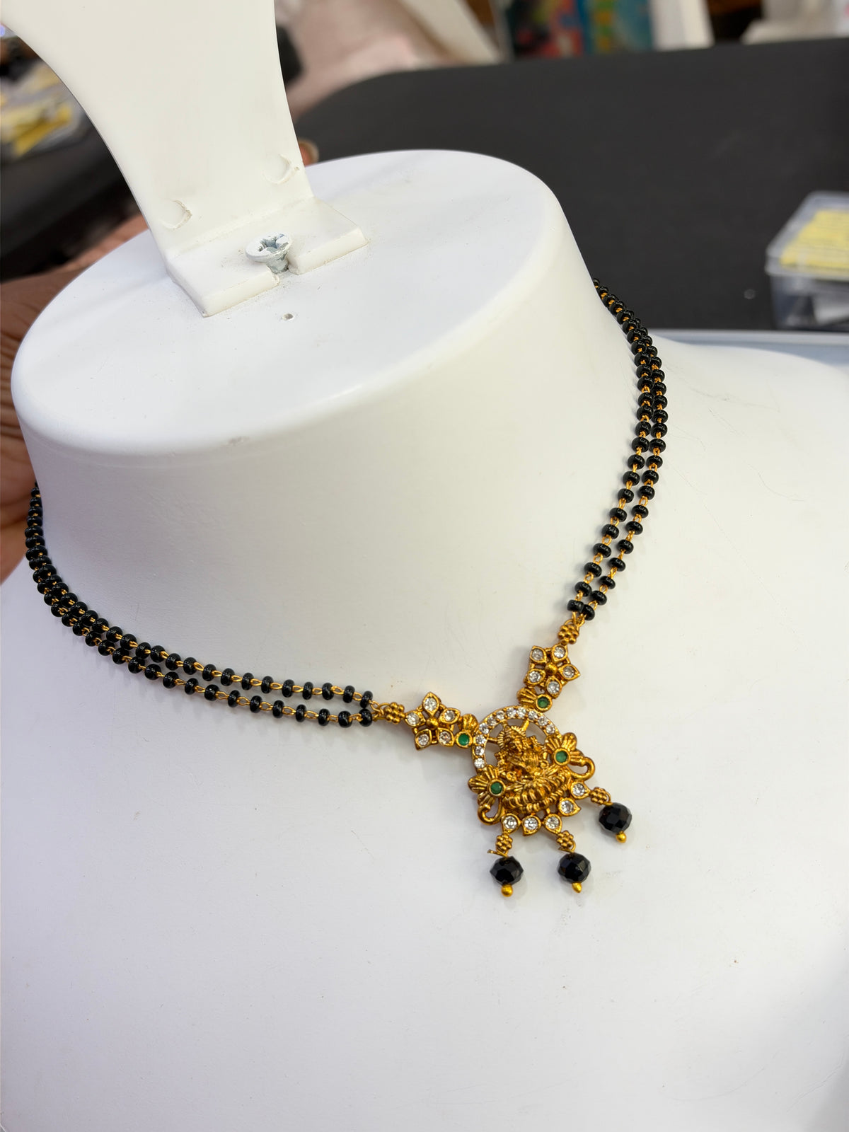 Bb445 Lakshmidevi 2 layers 18 inches black beads