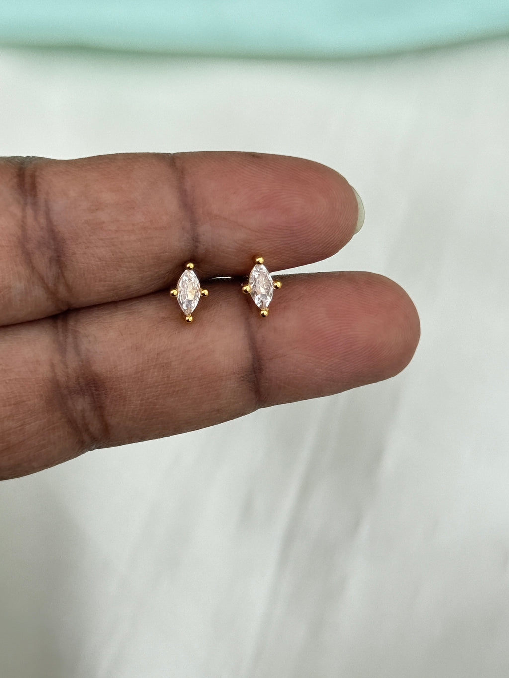 St150 1 stone back ball  second (2nd) tops studs