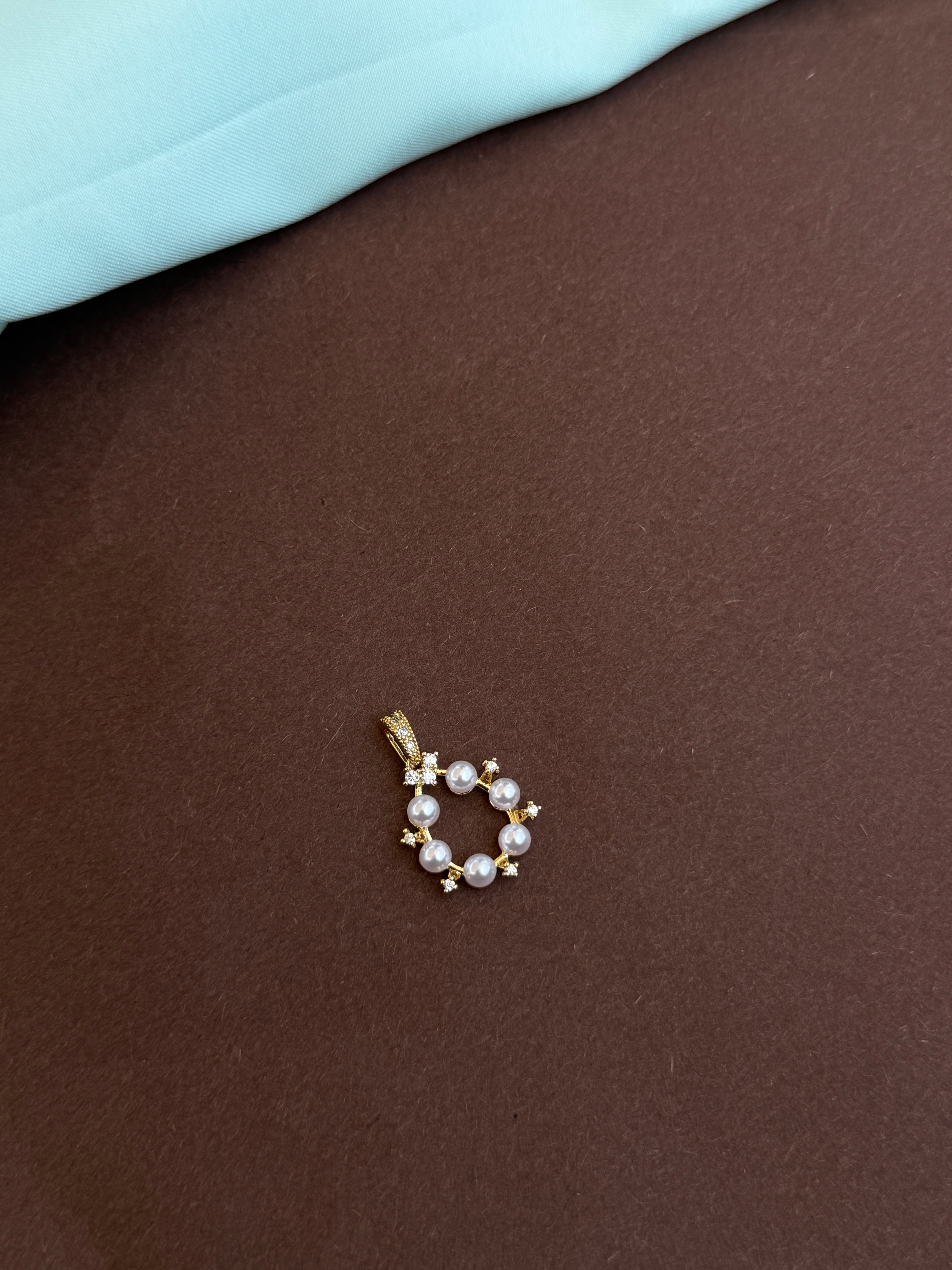 Al02 anti tarnish pearl white stones charm ( pendent)