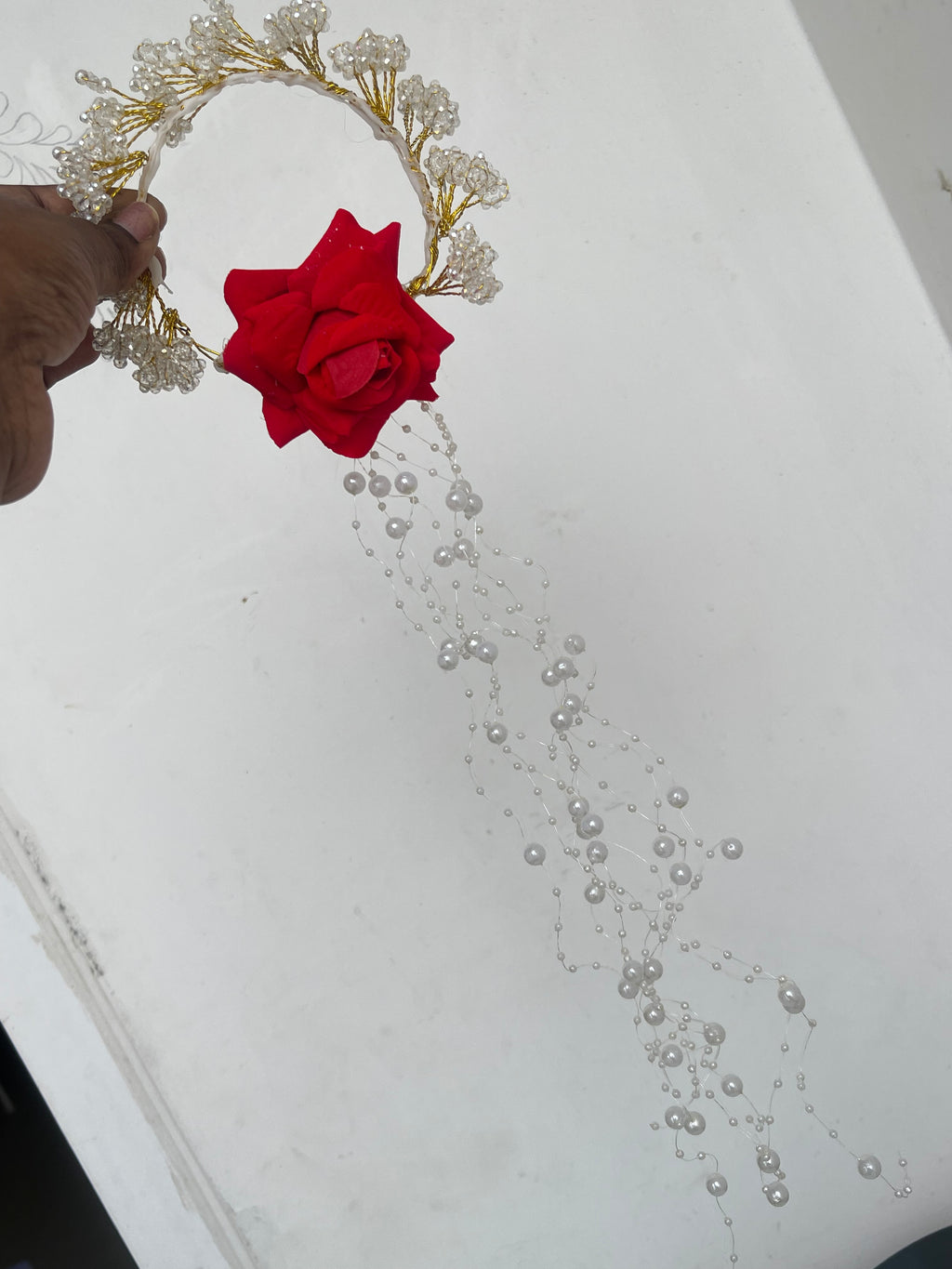 Veni with pearl hanging jada