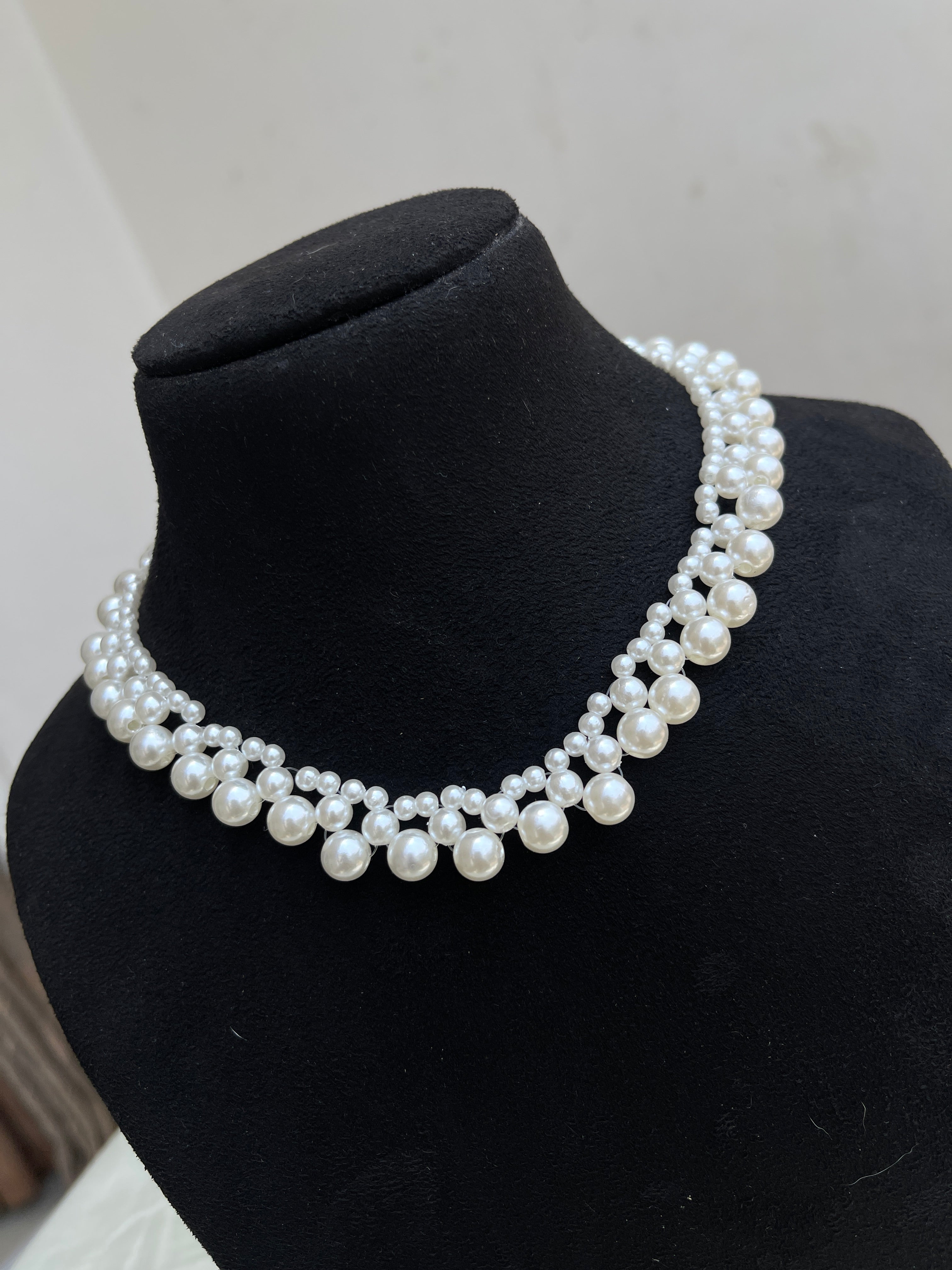 Budget friendly Short pearl neckset