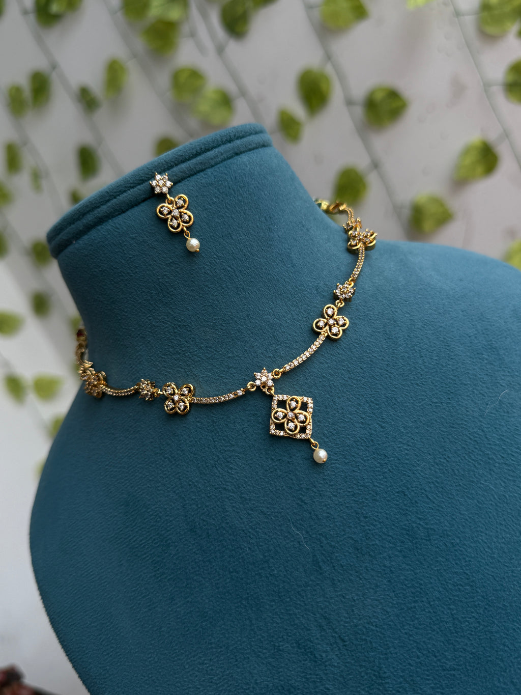 Ns864 flowers white stones pearl bead short neckset with back push earrings