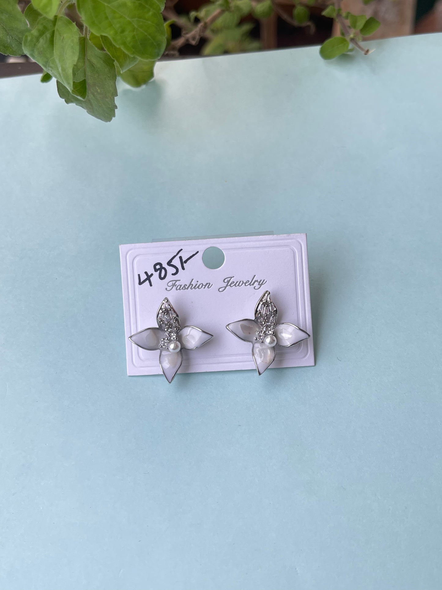 4 petals silver flower studs