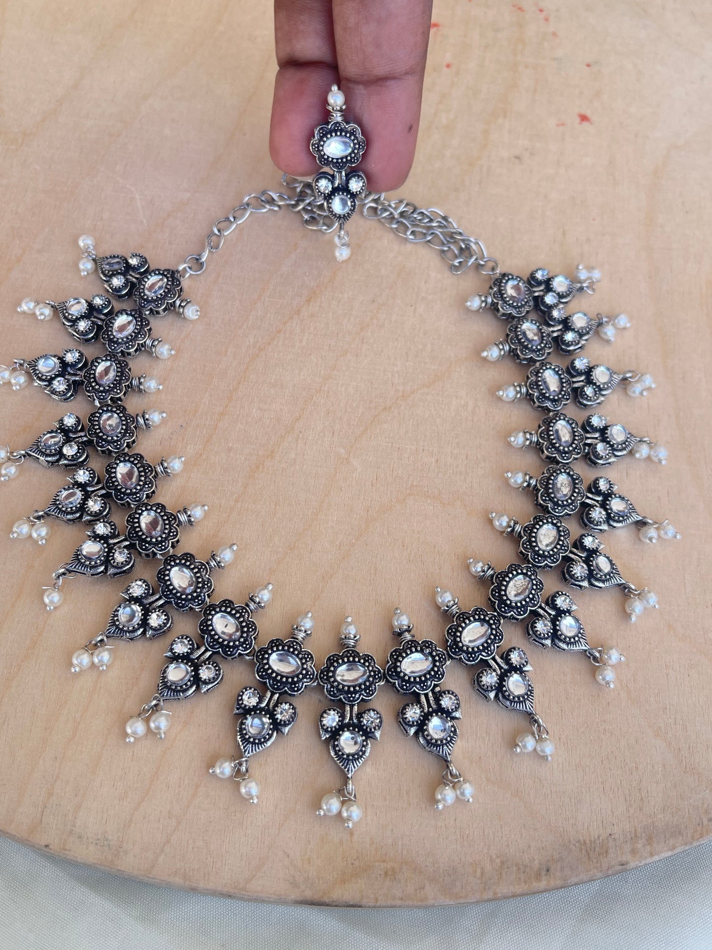 Oxidised pearl neckset with earrings