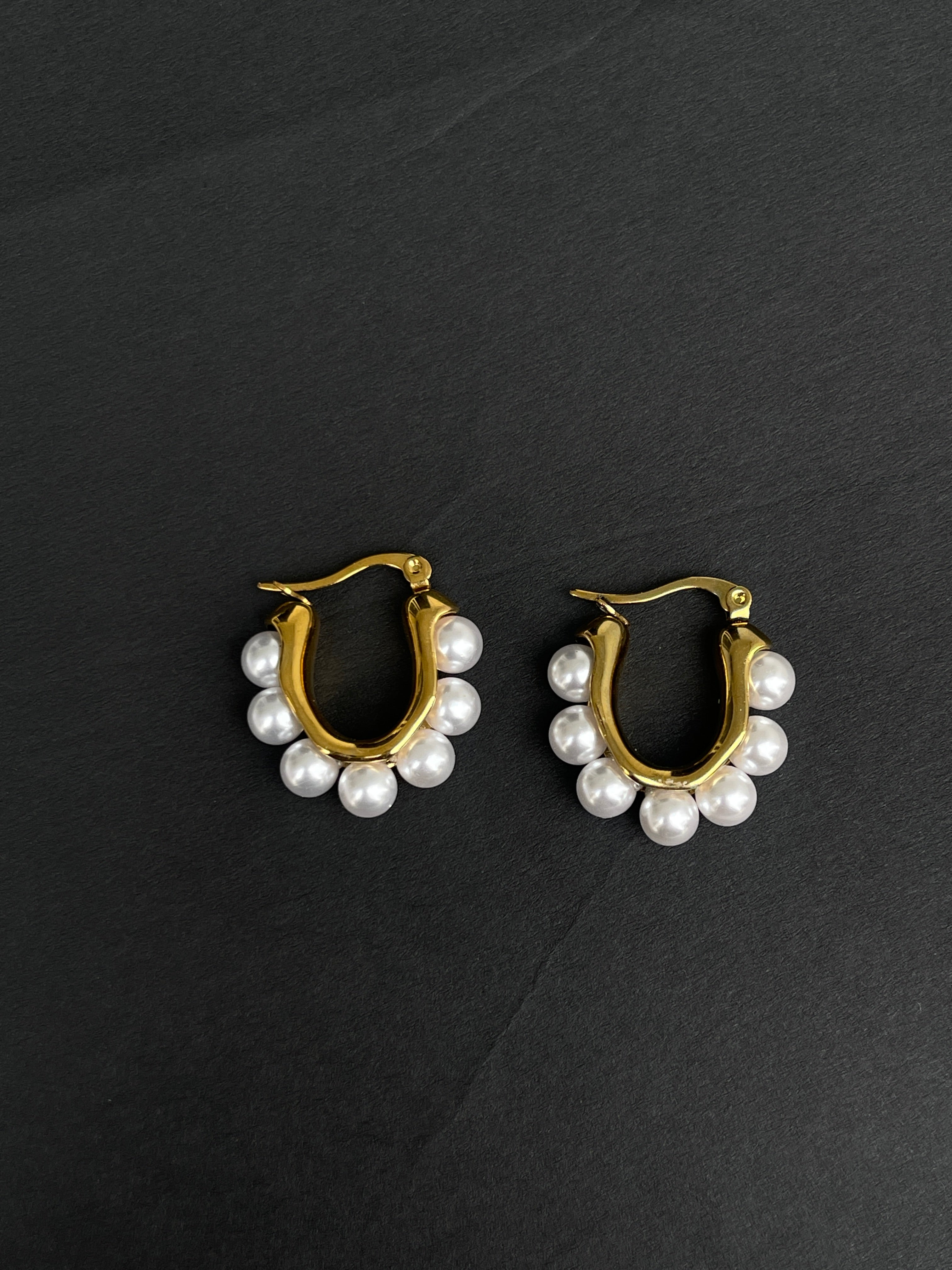 Pearl round hoops Color won't fade