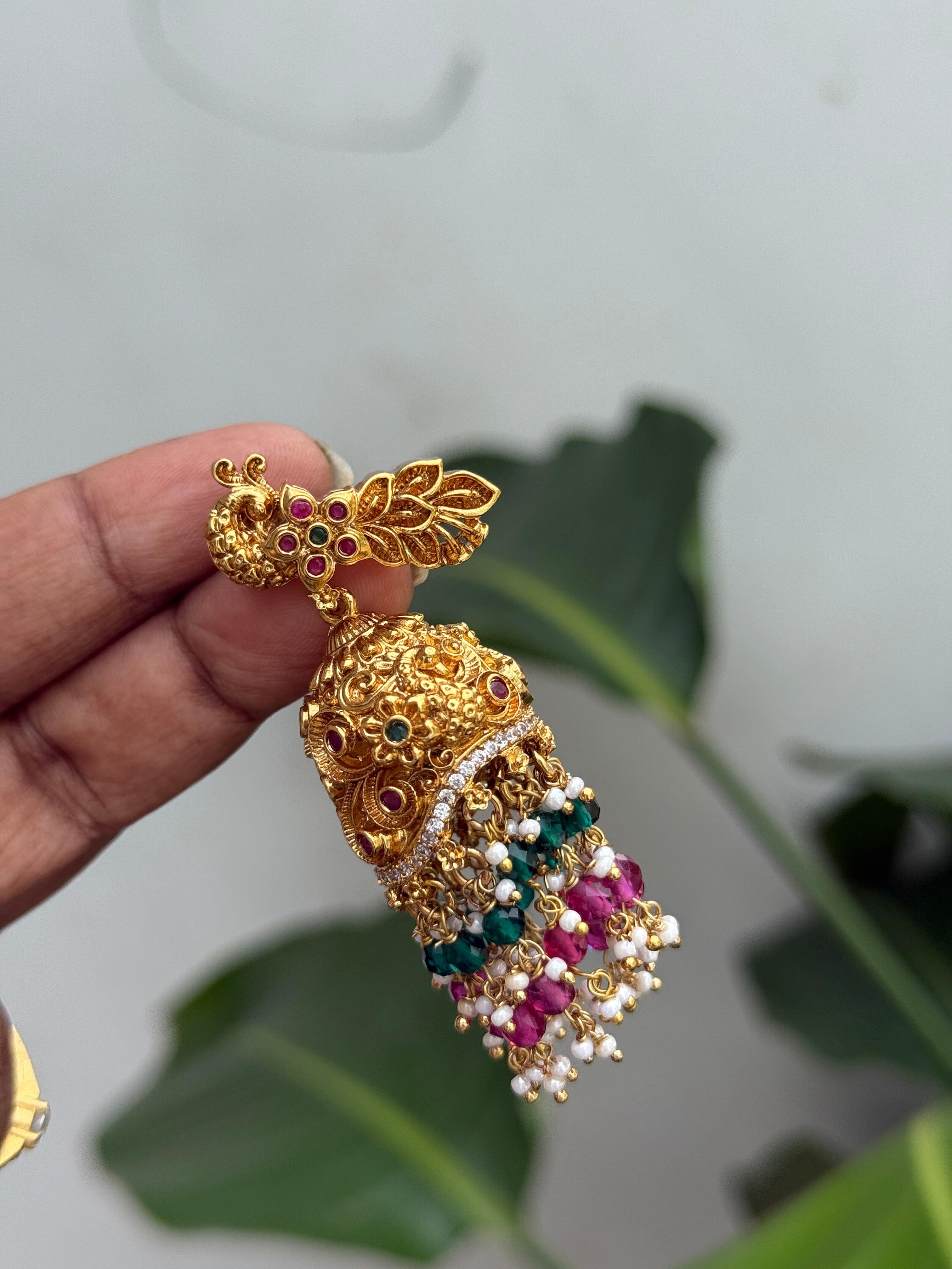 Er74 peacock pearl butta Earrings