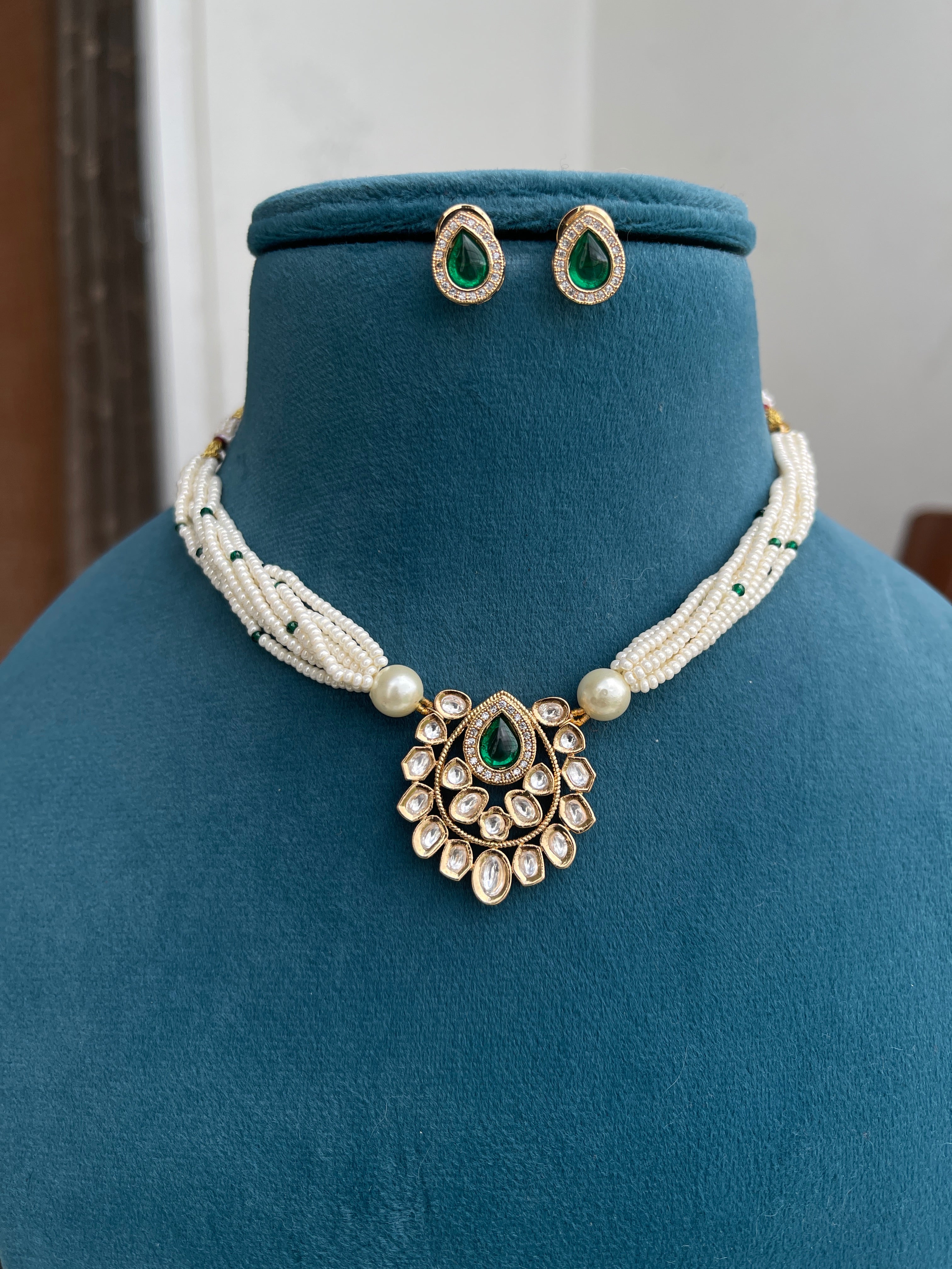Kundan choker with earrings pr001