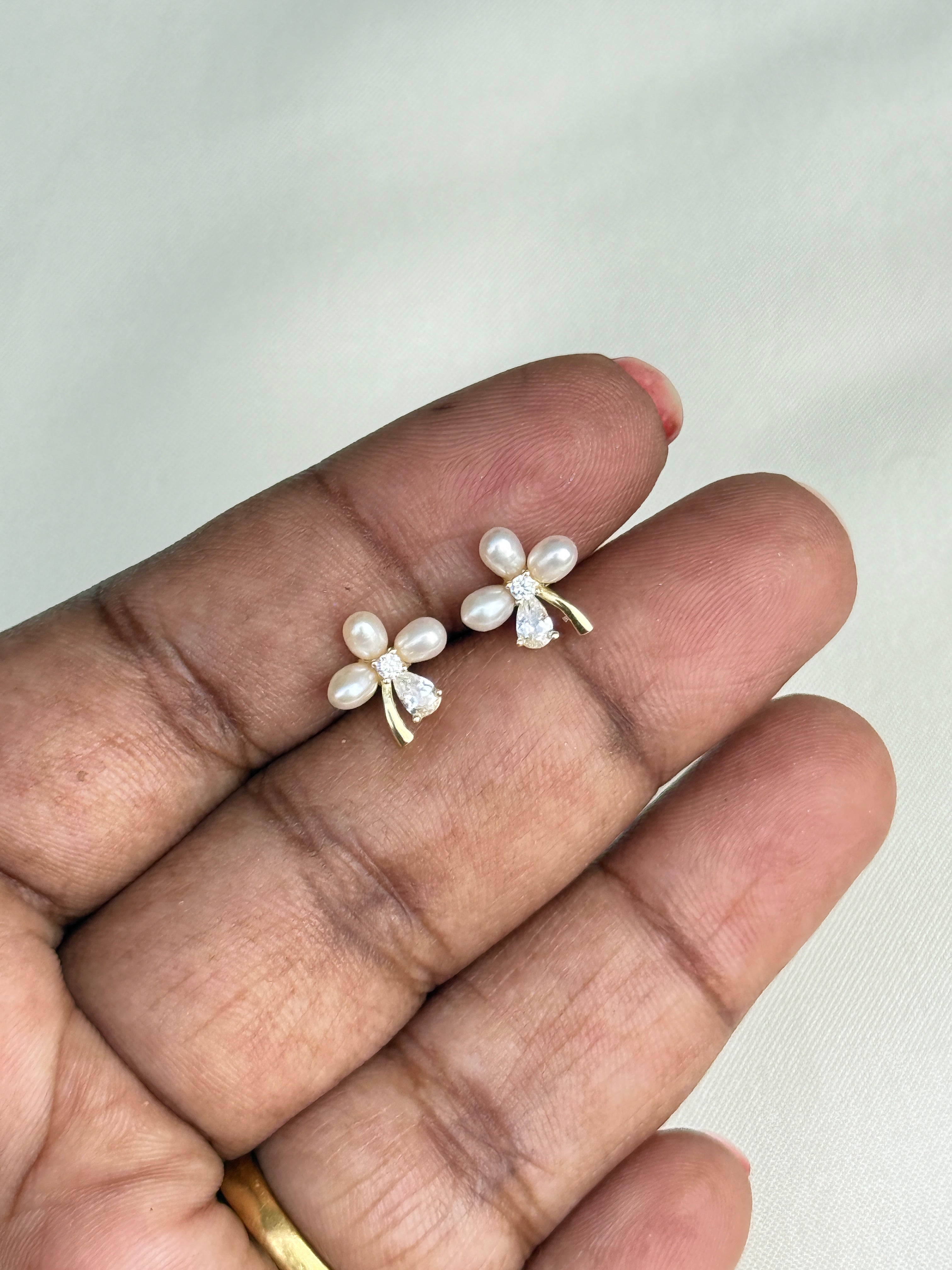 Se001 92.5 silver hallmark pearl studs