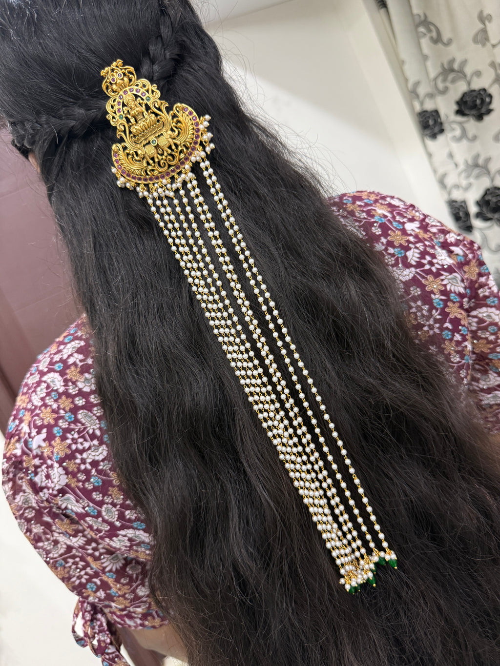 Kemp stones Lakshmidevi elephant and pearls with green beads jada Billa jd012