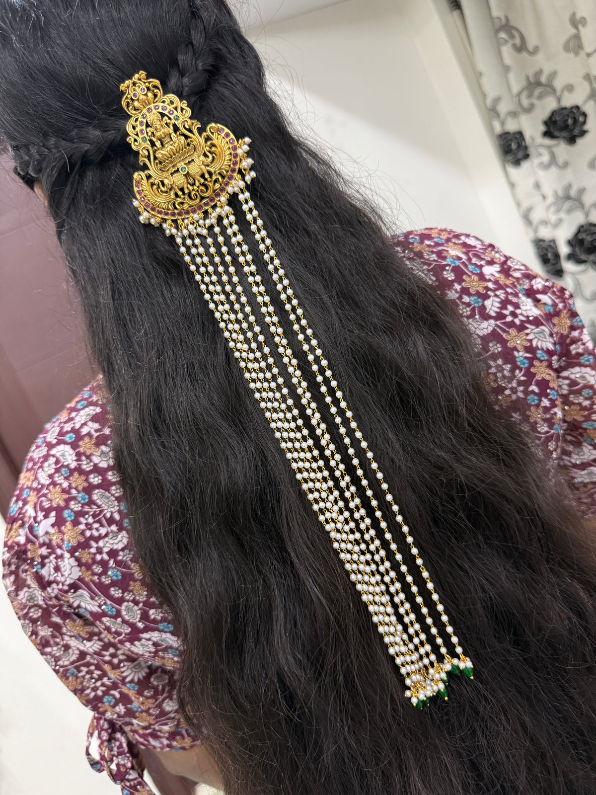 Kemp stones Lakshmidevi elephant and pearls with green beads jada Billa jd012