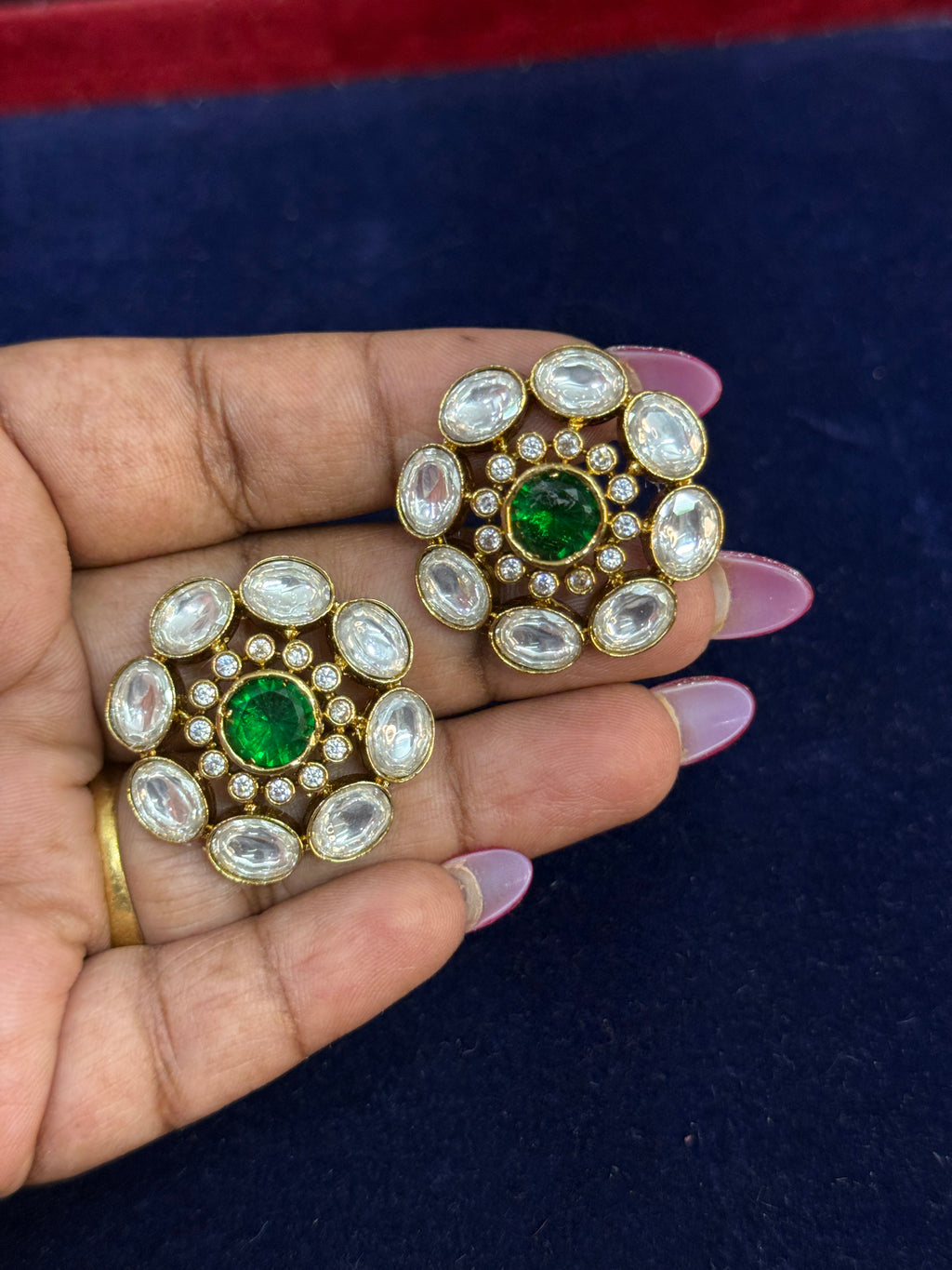 St006 moissanite green back screw studs