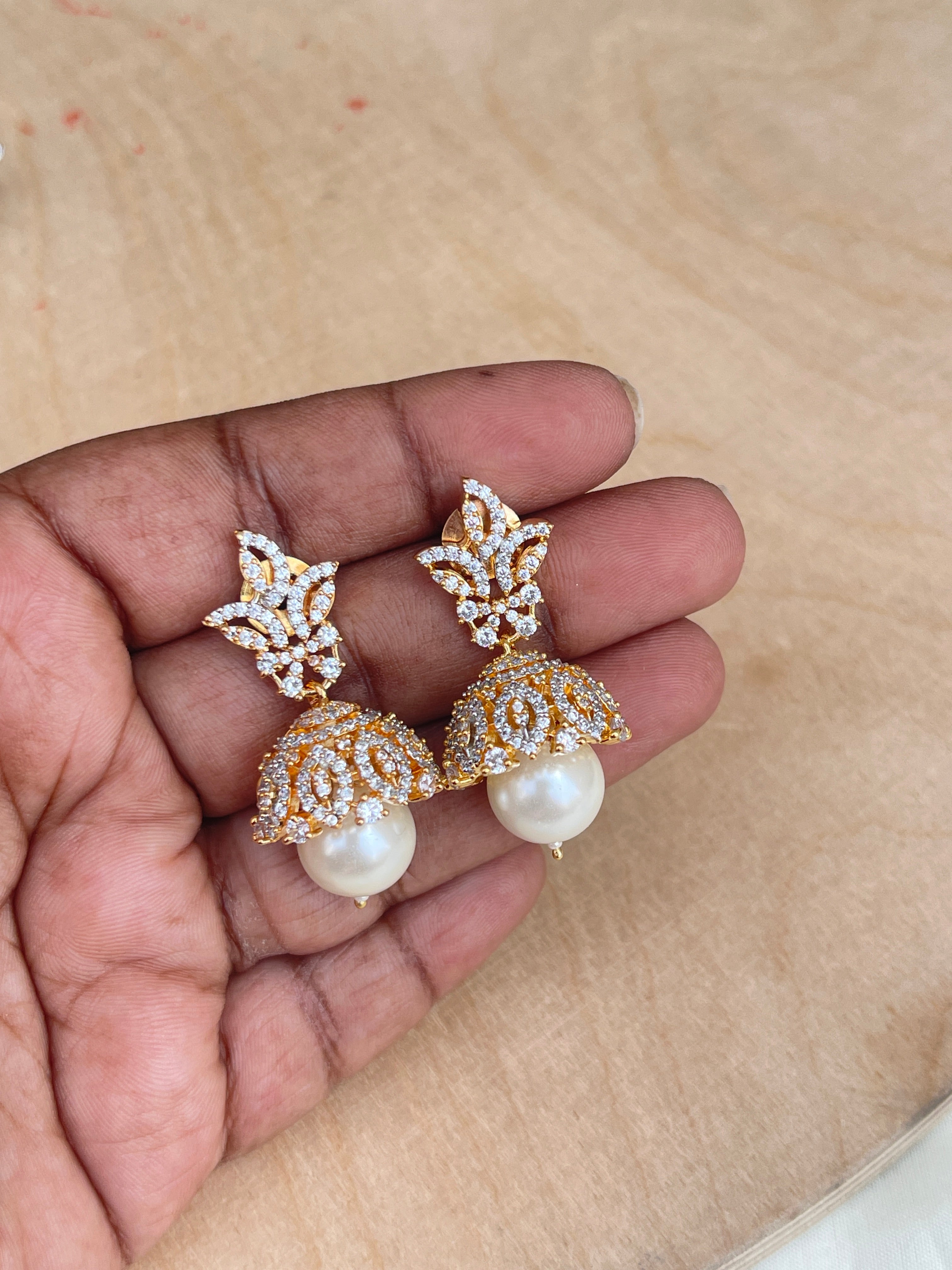 Diamond finish butta pearl earrings sen005
