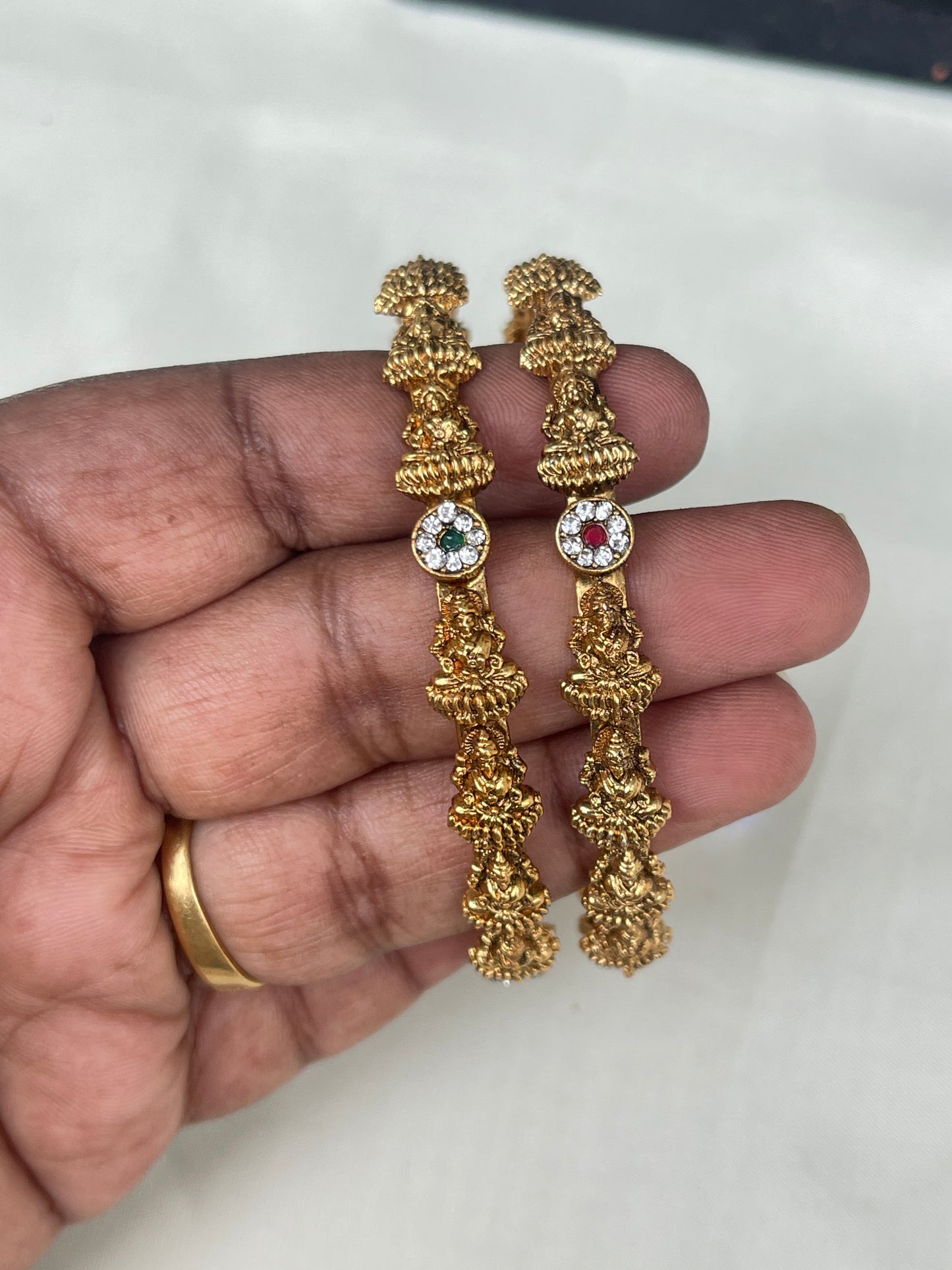 Simple Lakshmi Devi bangles sb501