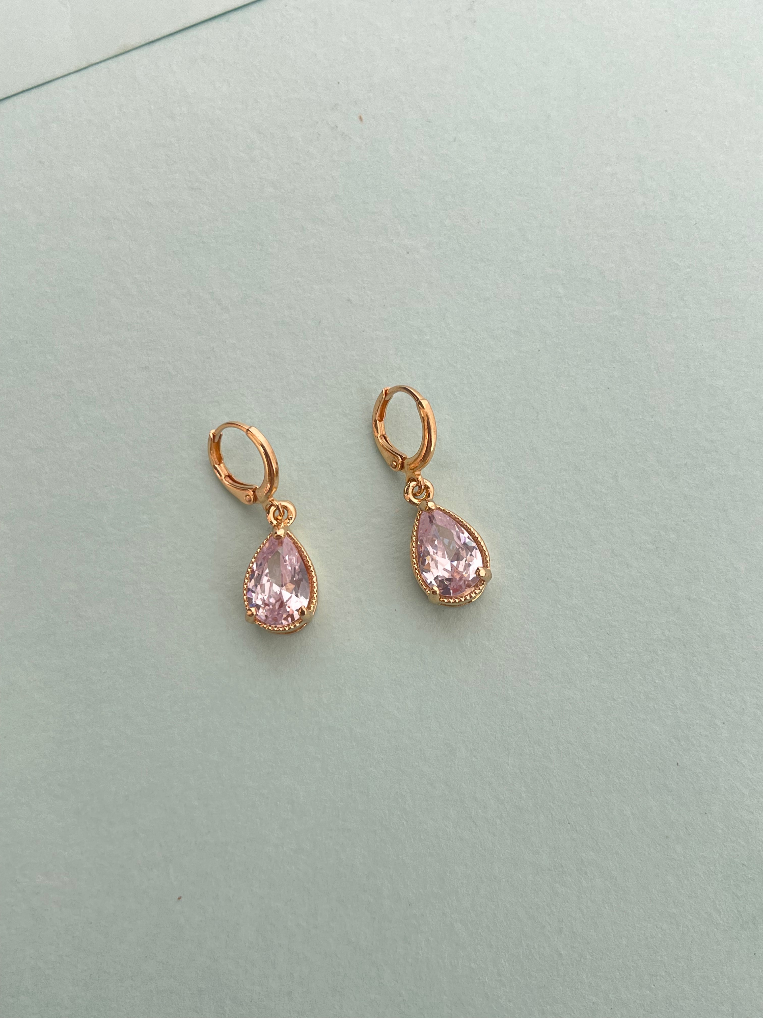 Small cute hoop earrings