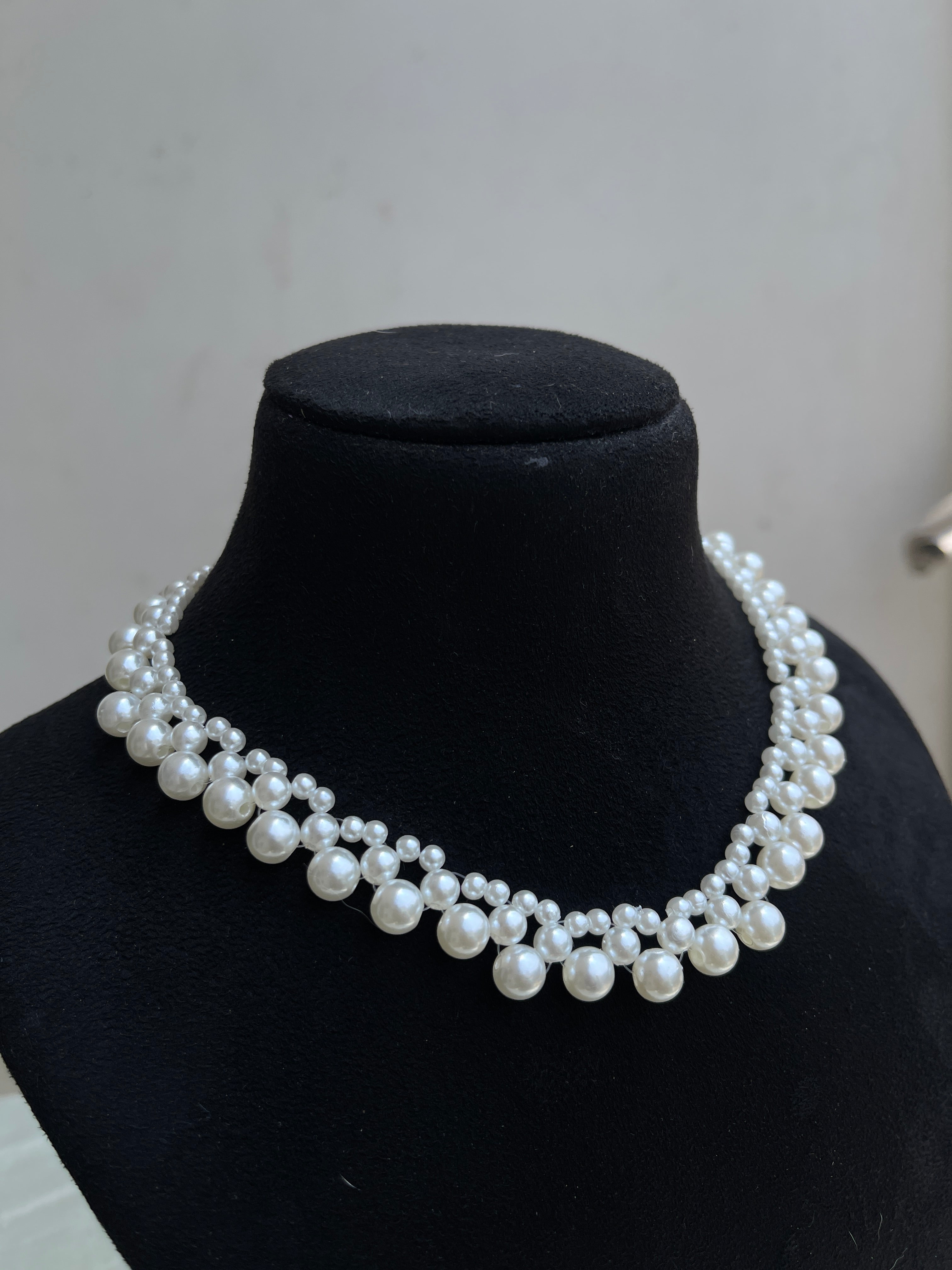 Budget friendly Short pearl neckset