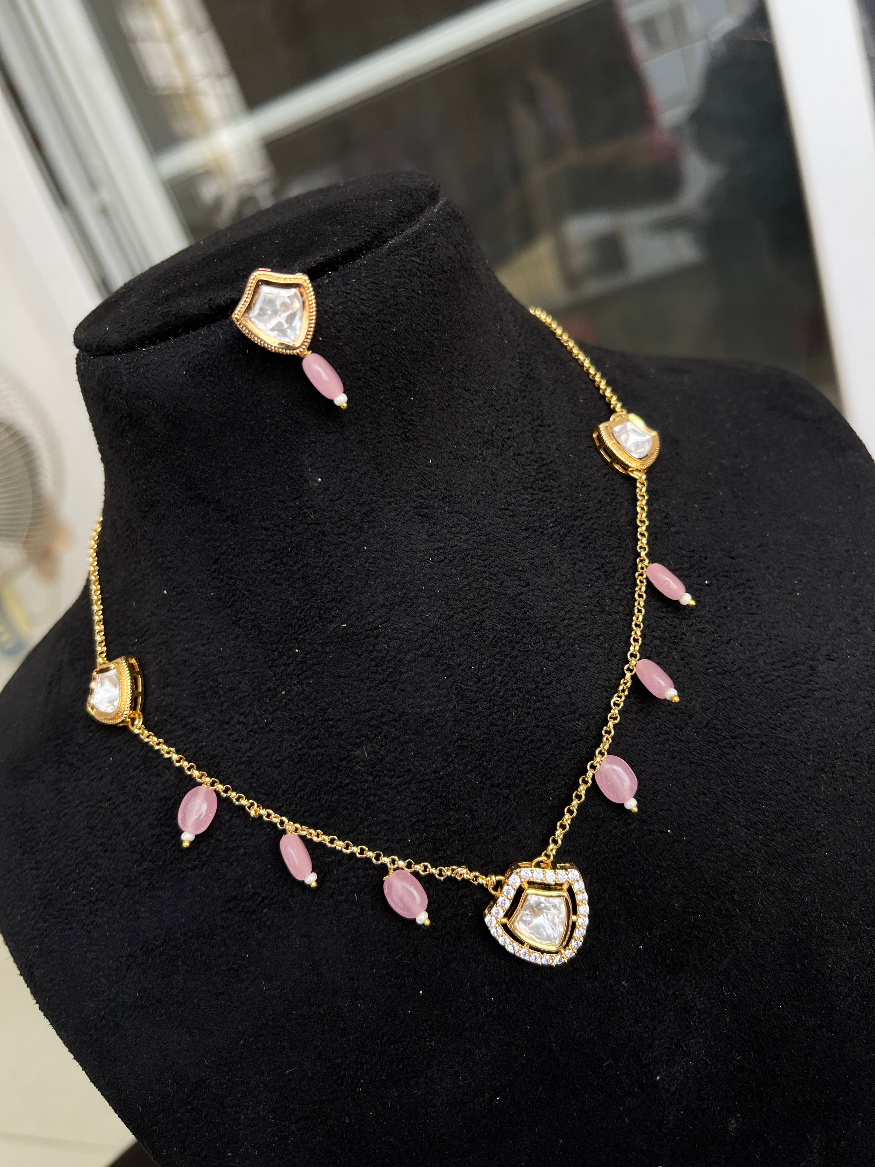 Kundan pendent and beads pc011