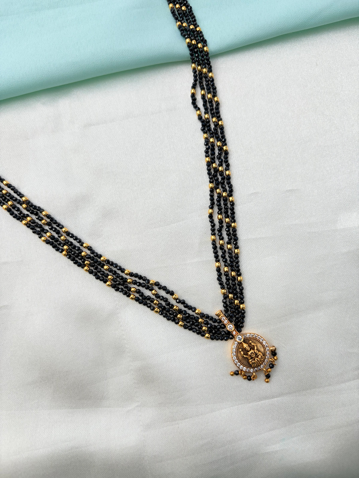 Lakshmidevi pendant crystal beads with 4 layers 18 inches black beads bb361