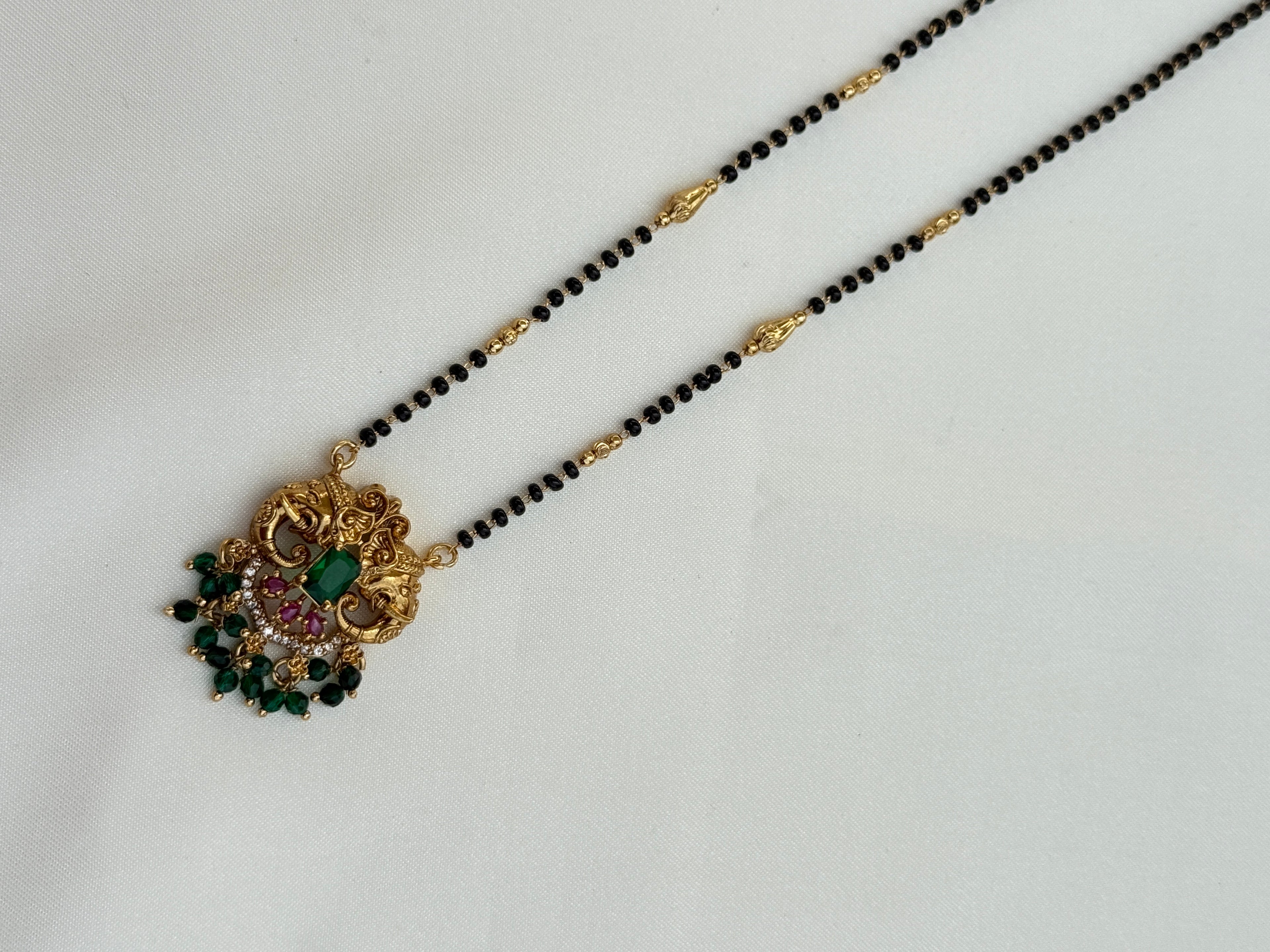 Bb023 single line elephant green bead Balck beads