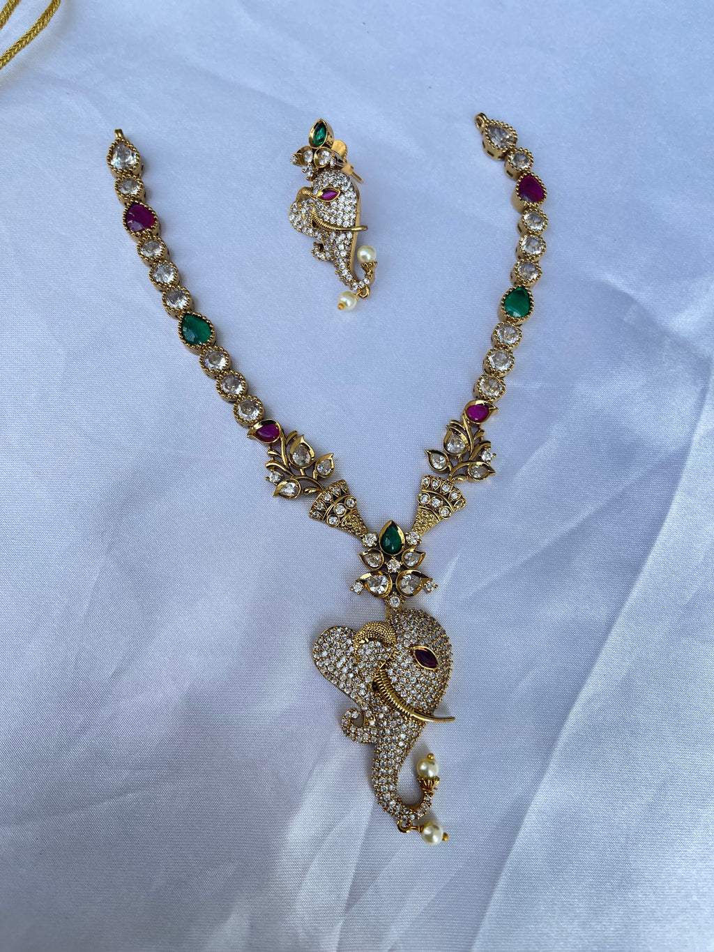 Victorian elephant neckset