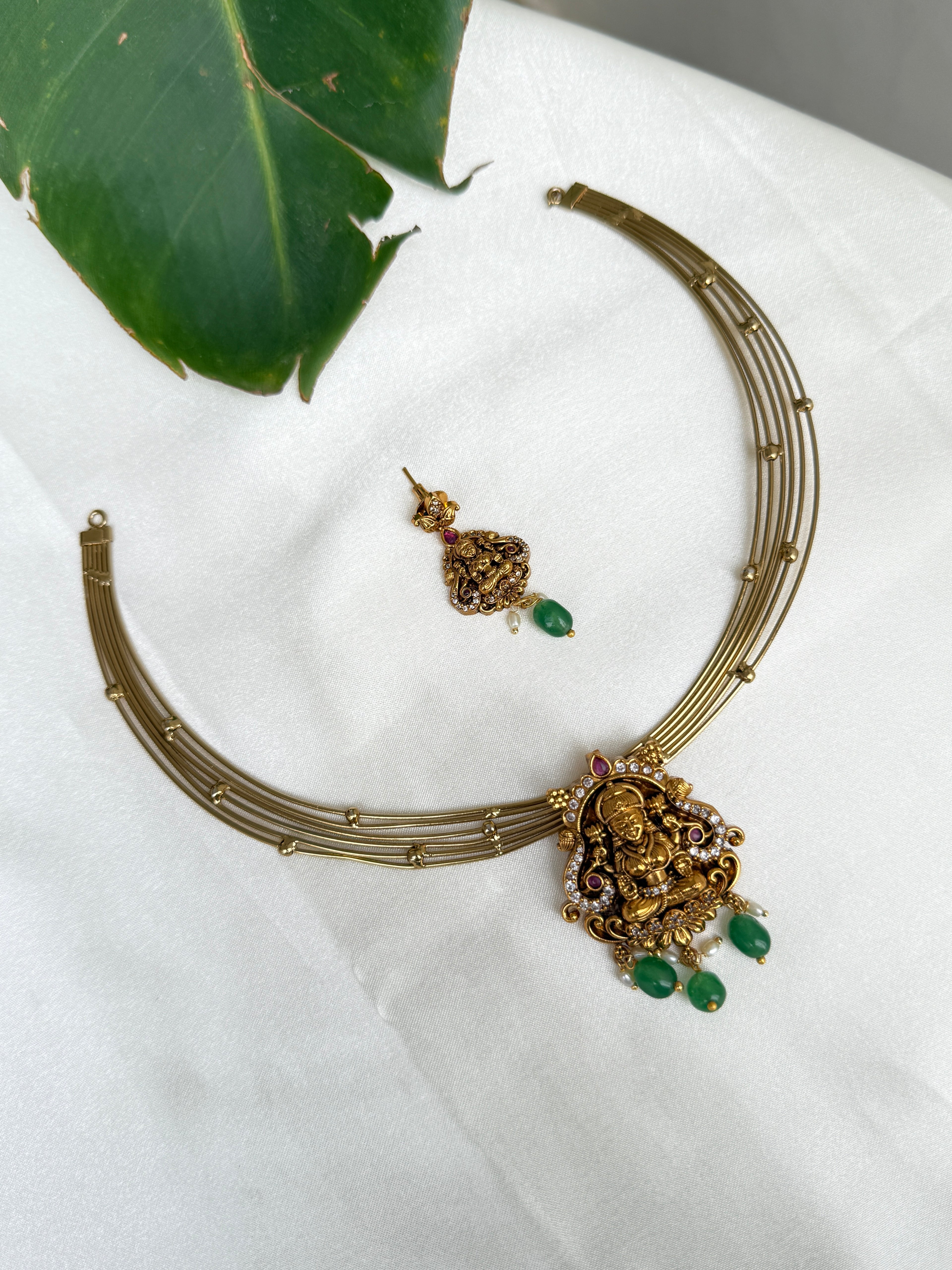 Kt004 Italian kante with nakshi pendant and earrings
