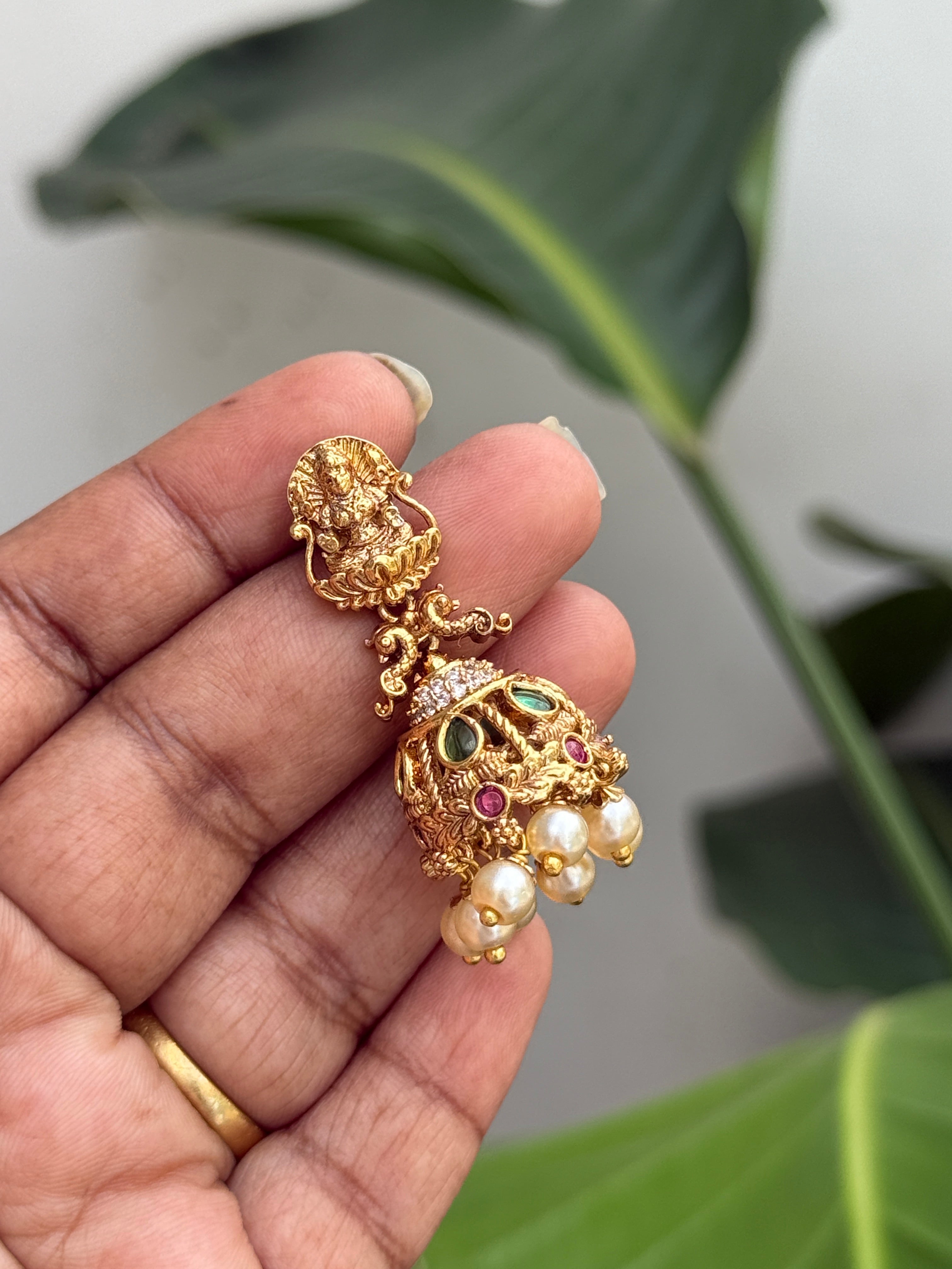 Er73 Lakshmi Devi small butta Earrings