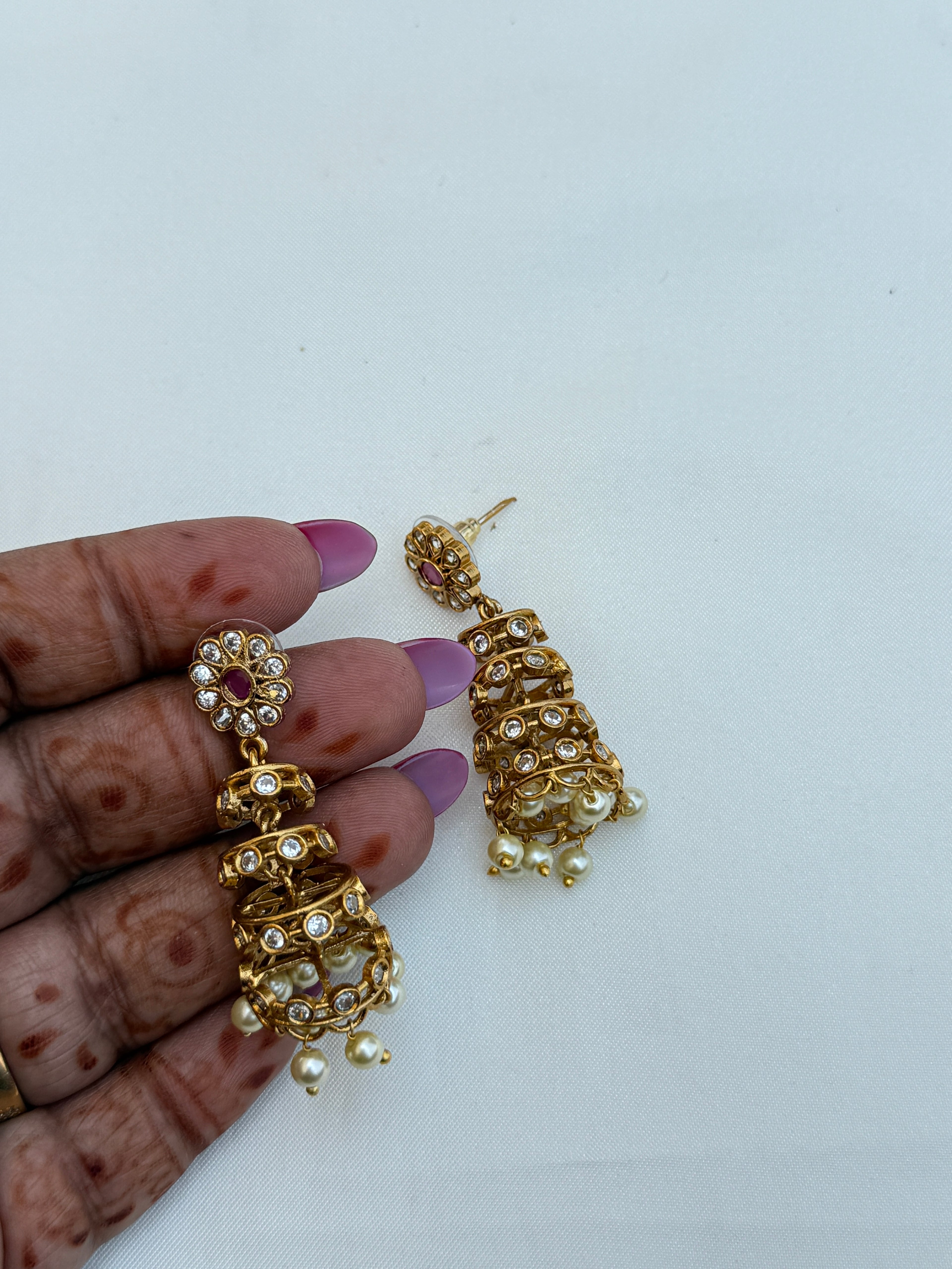 Er223 spiral butta earrings with pearls