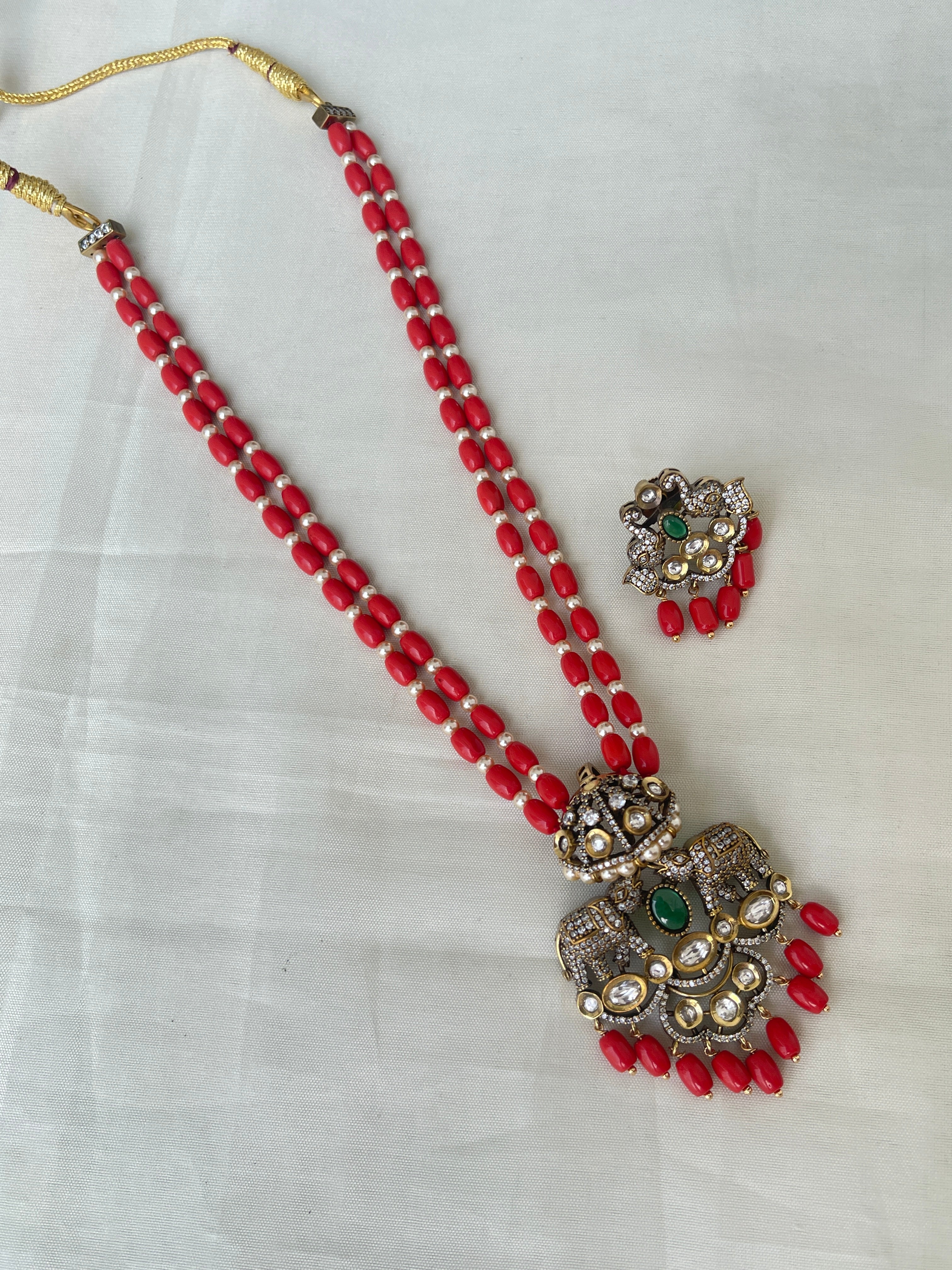 Ns1516 2 lines coral beads with victorian pendant