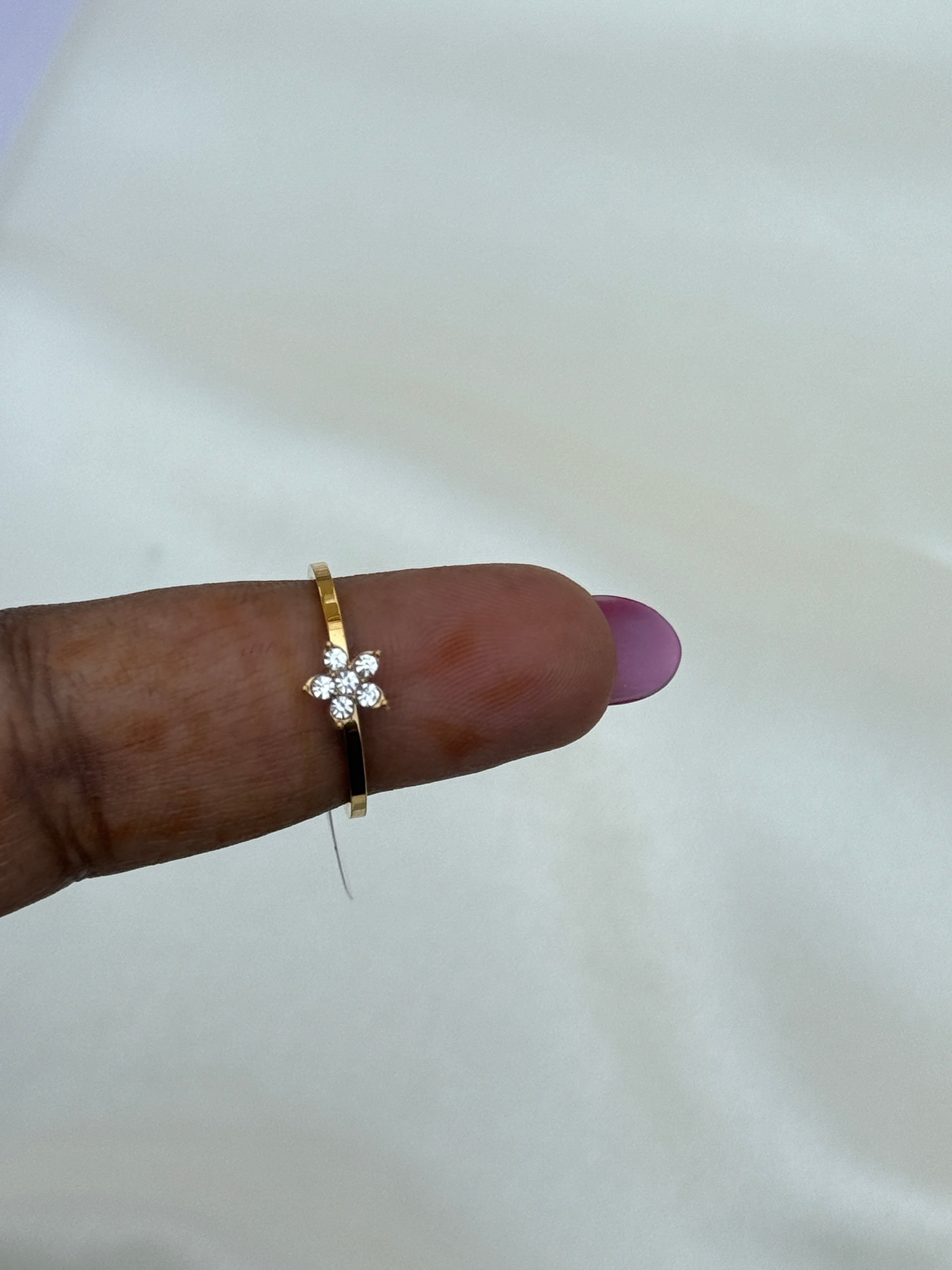 Rg060 anti tarnish flower finger ring