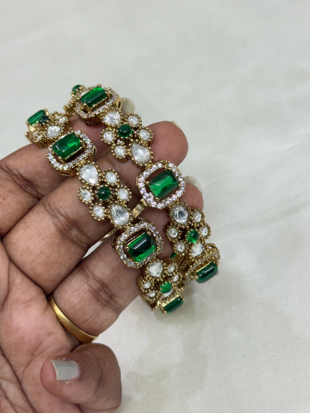 Sb118 green victorian bangles