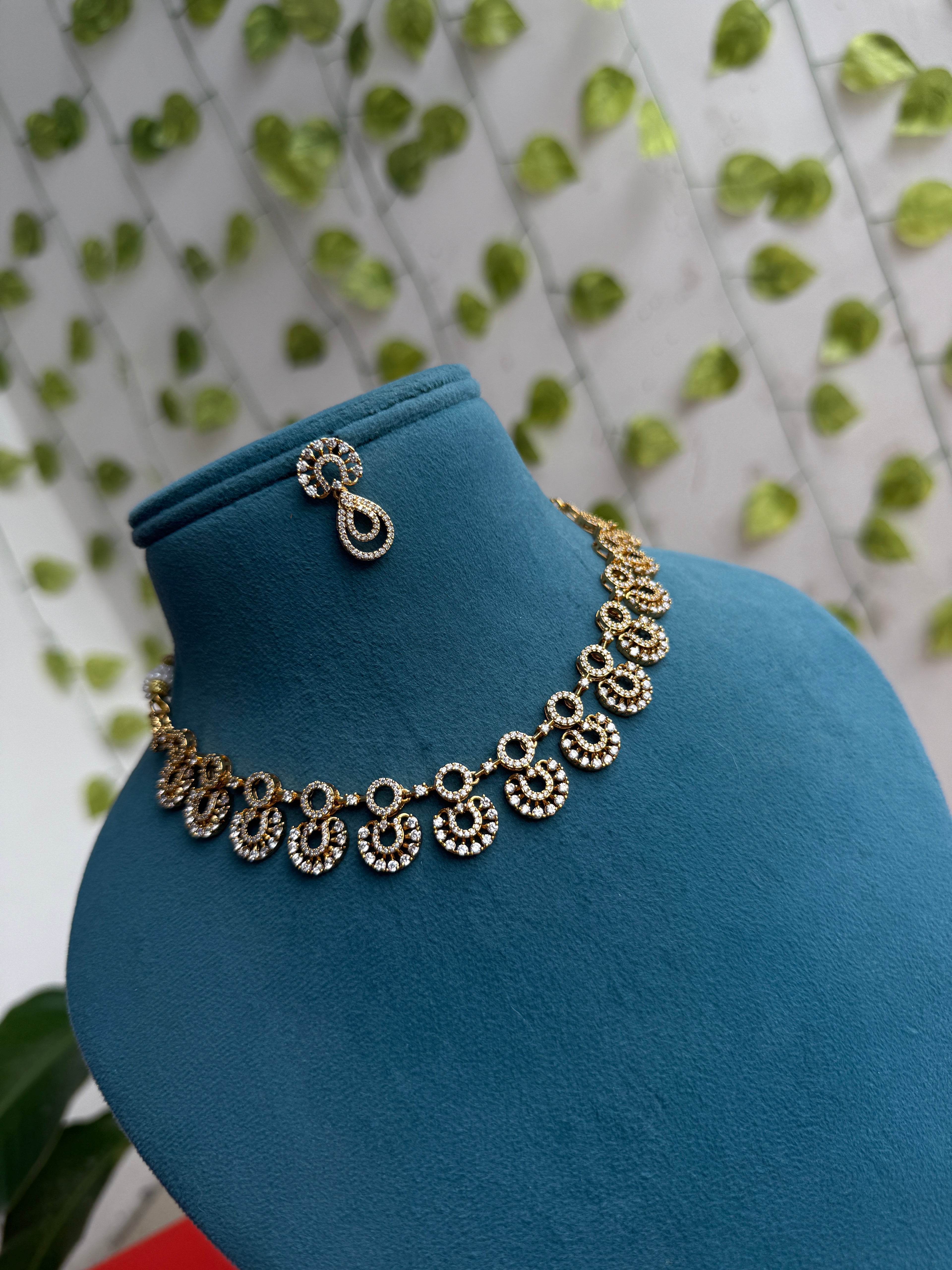 Diamond finish short neckset with earrings ns228