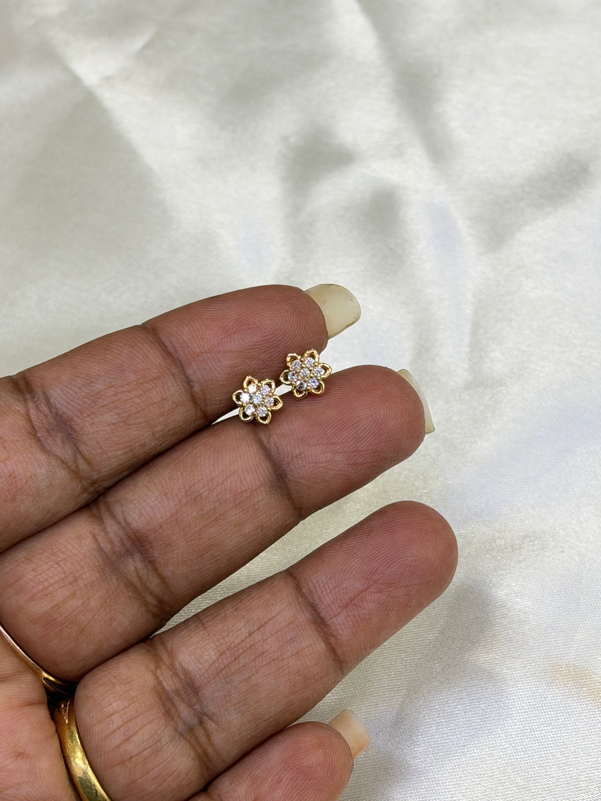 St202 flower second (2nd) top back screw stud