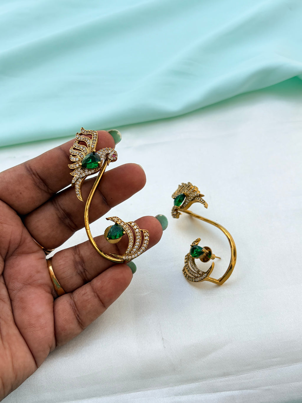 Unique Peacock green earcuffs Er950
