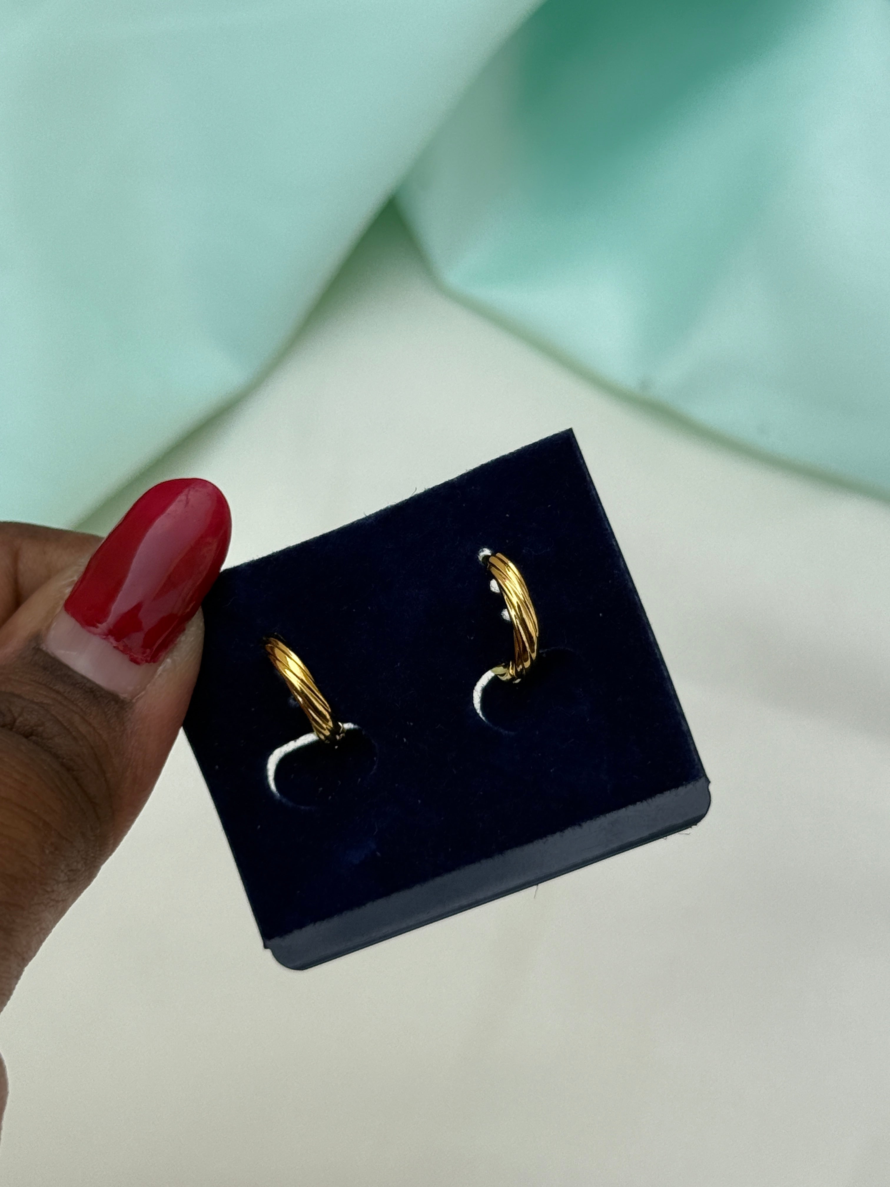 St087 anti tarnish hoops earrings