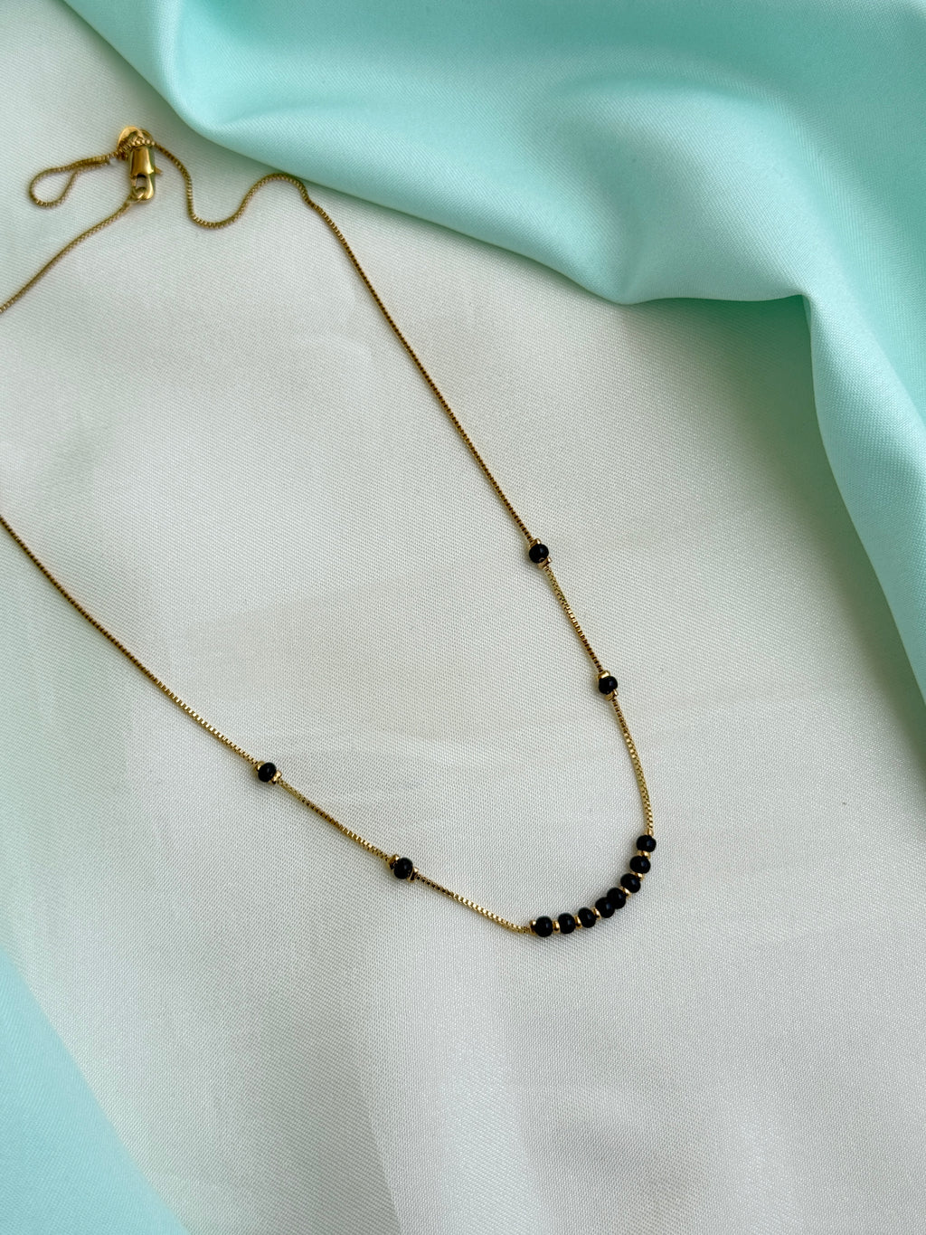 BB5121 single line 18 inches Black Beads