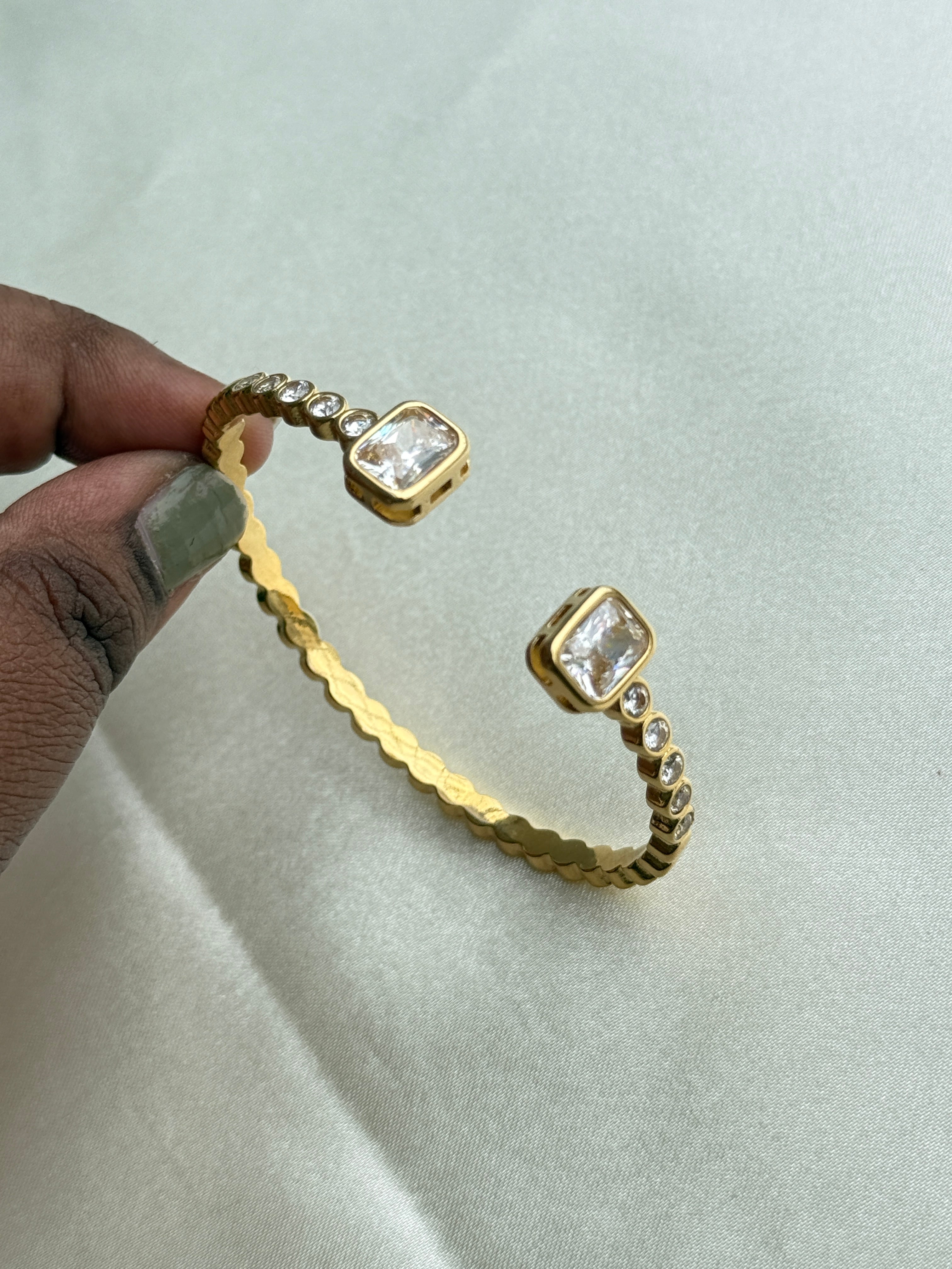 Ab029 openable white stone Anti tarnish